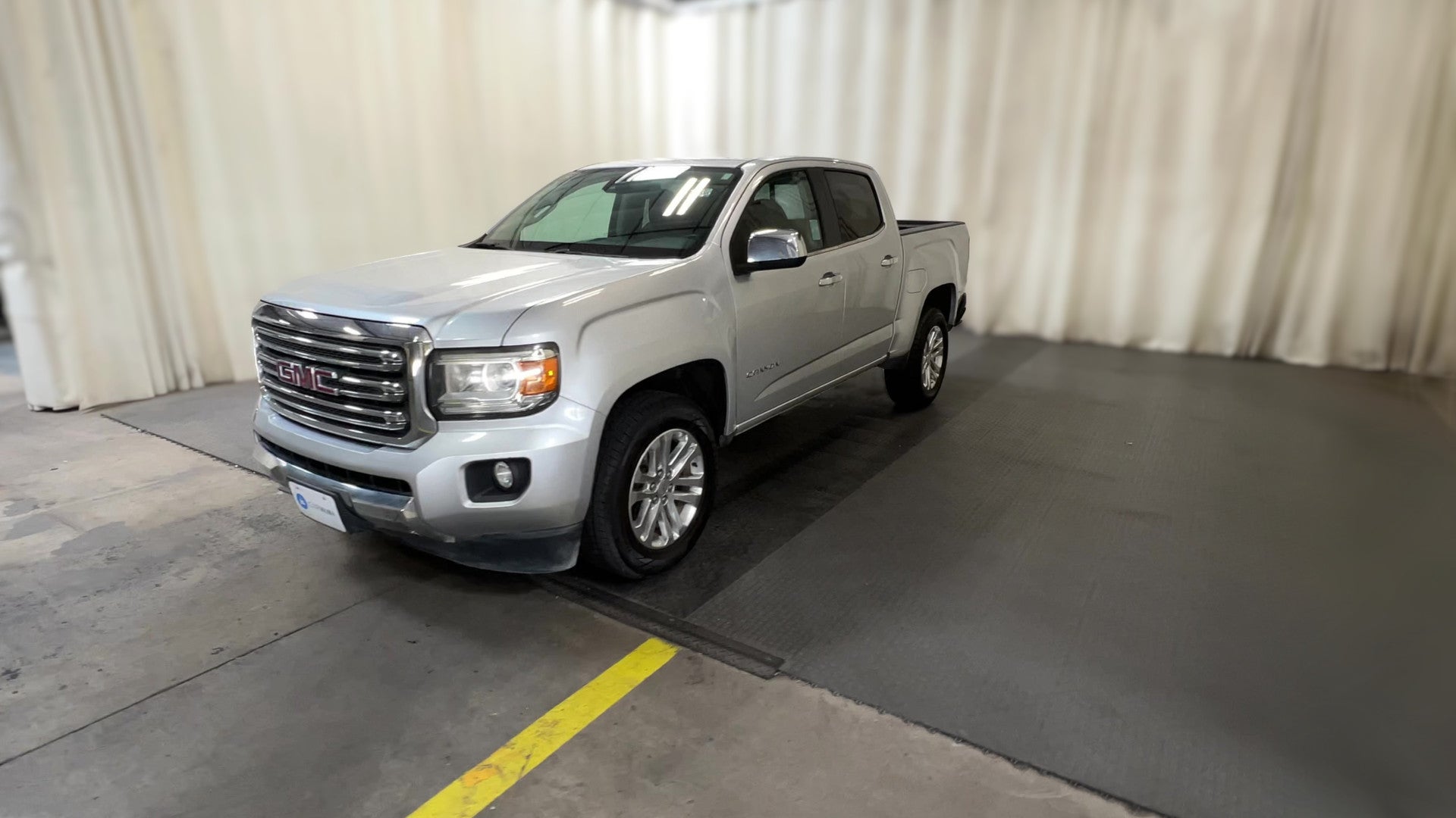 2016 GMC Canyon Crew Cab vehicle photo
