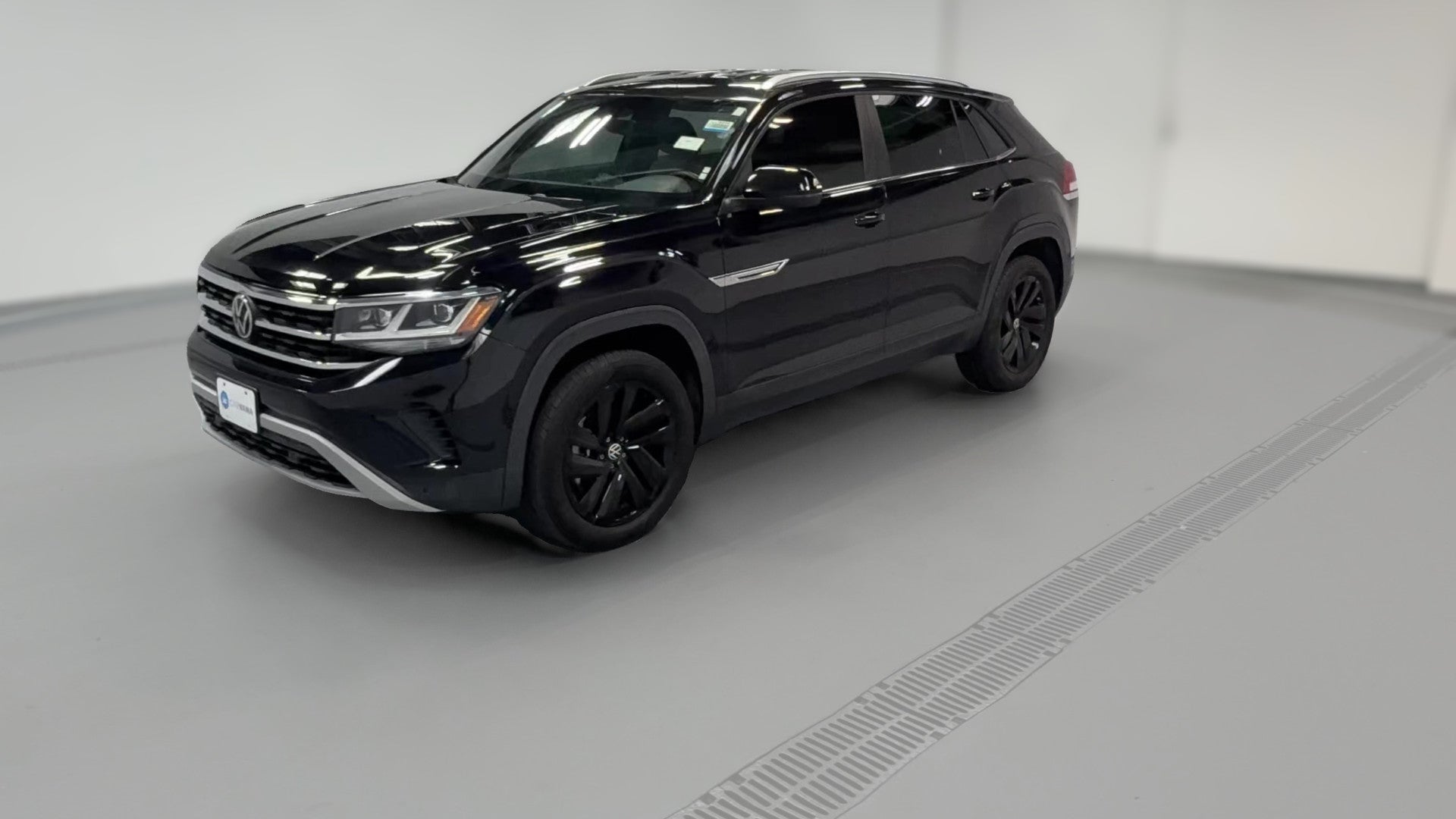 2023 Volkswagen Atlas Cross Sport vehicle photo