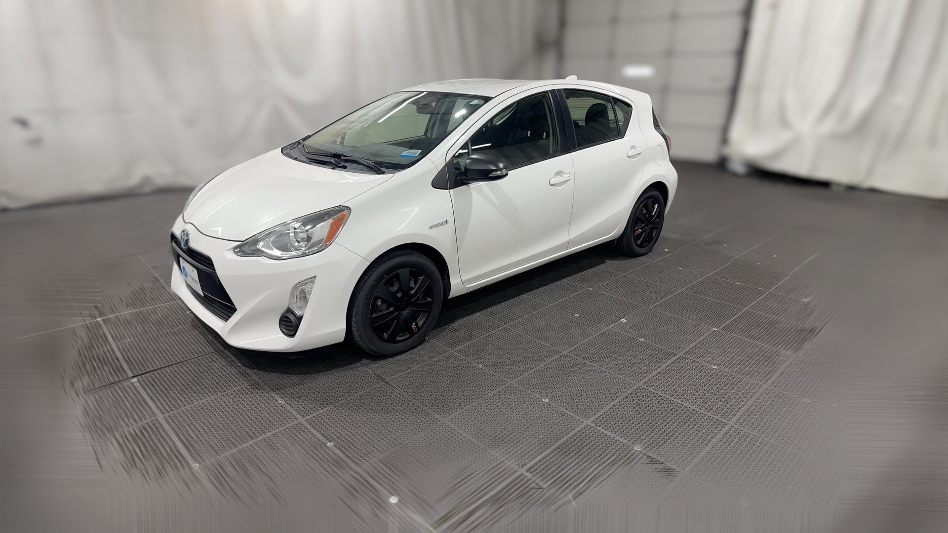 2015 Toyota Prius c vehicle photo