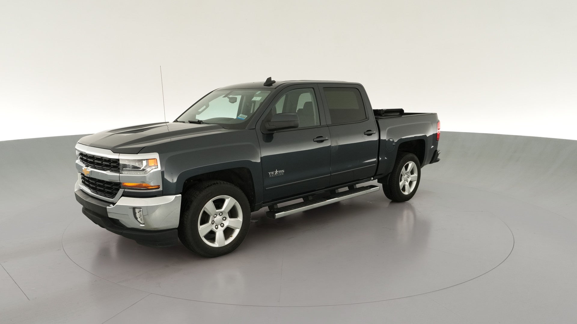 2018 Chevrolet Silverado 1500 Crew Cab vehicle photo