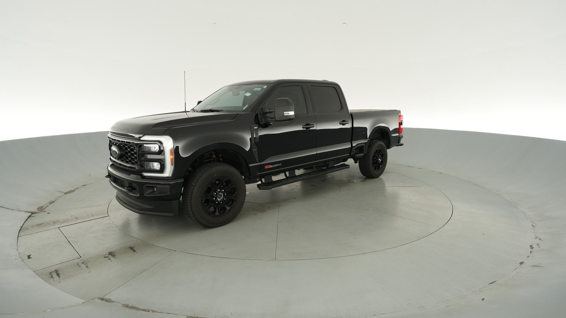 2025 Ford F250 Super Duty Crew Cab vehicle photo