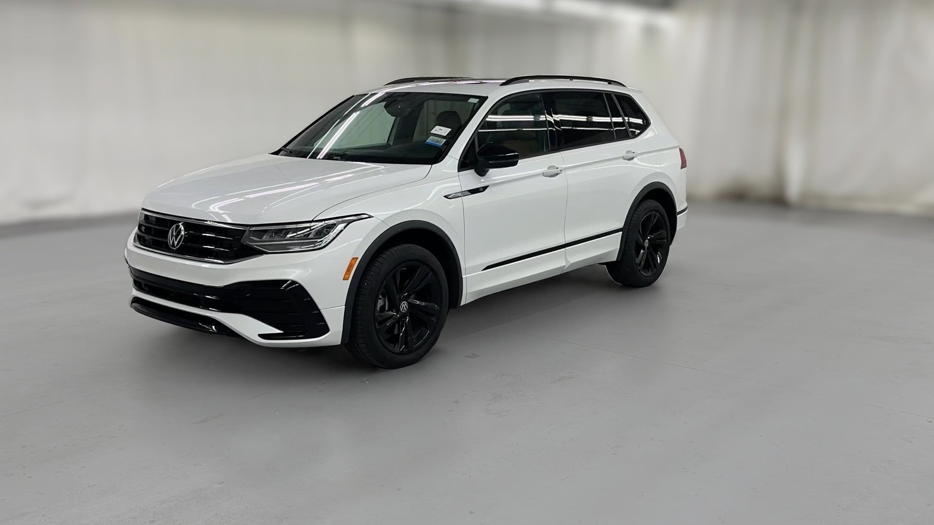 2024 Volkswagen Tiguan vehicle photo