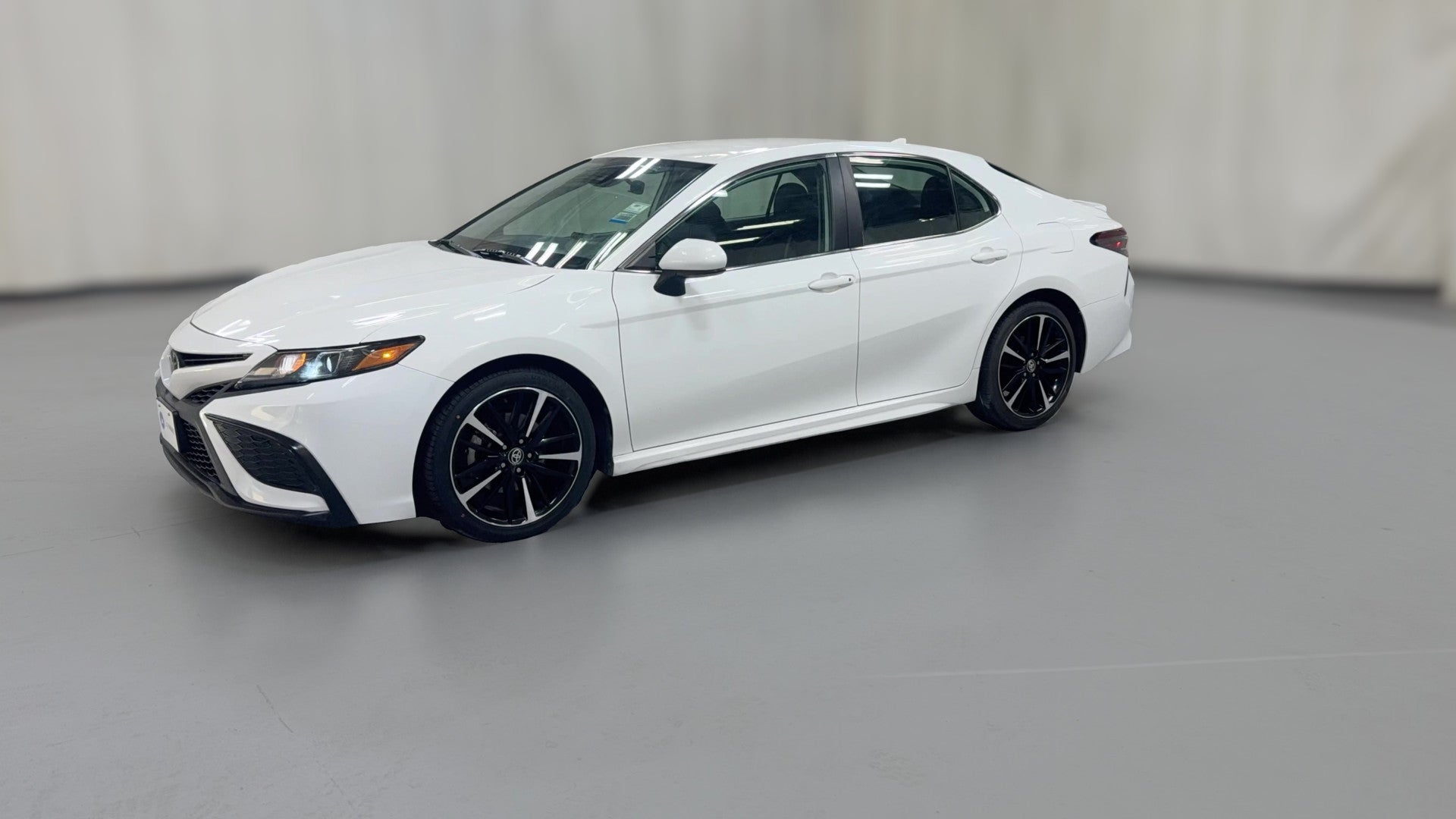 2021 Toyota Camry vehicle photo