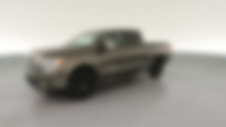 2018 Nissan TITAN XD Crew Cab vehicle photo