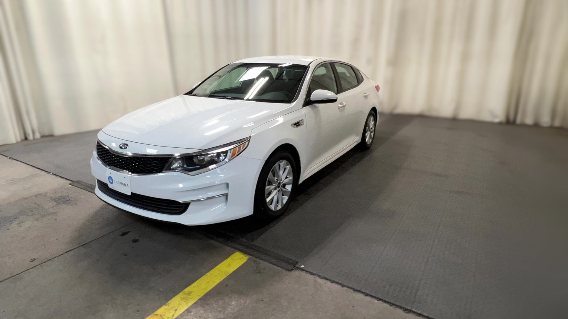 2018 Kia Optima vehicle photo