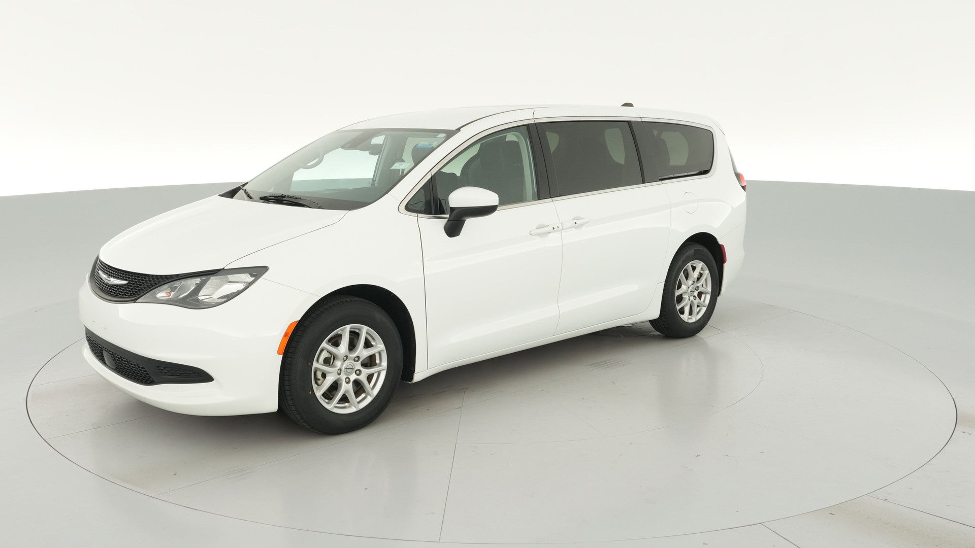 2023 Chrysler Voyager vehicle photo