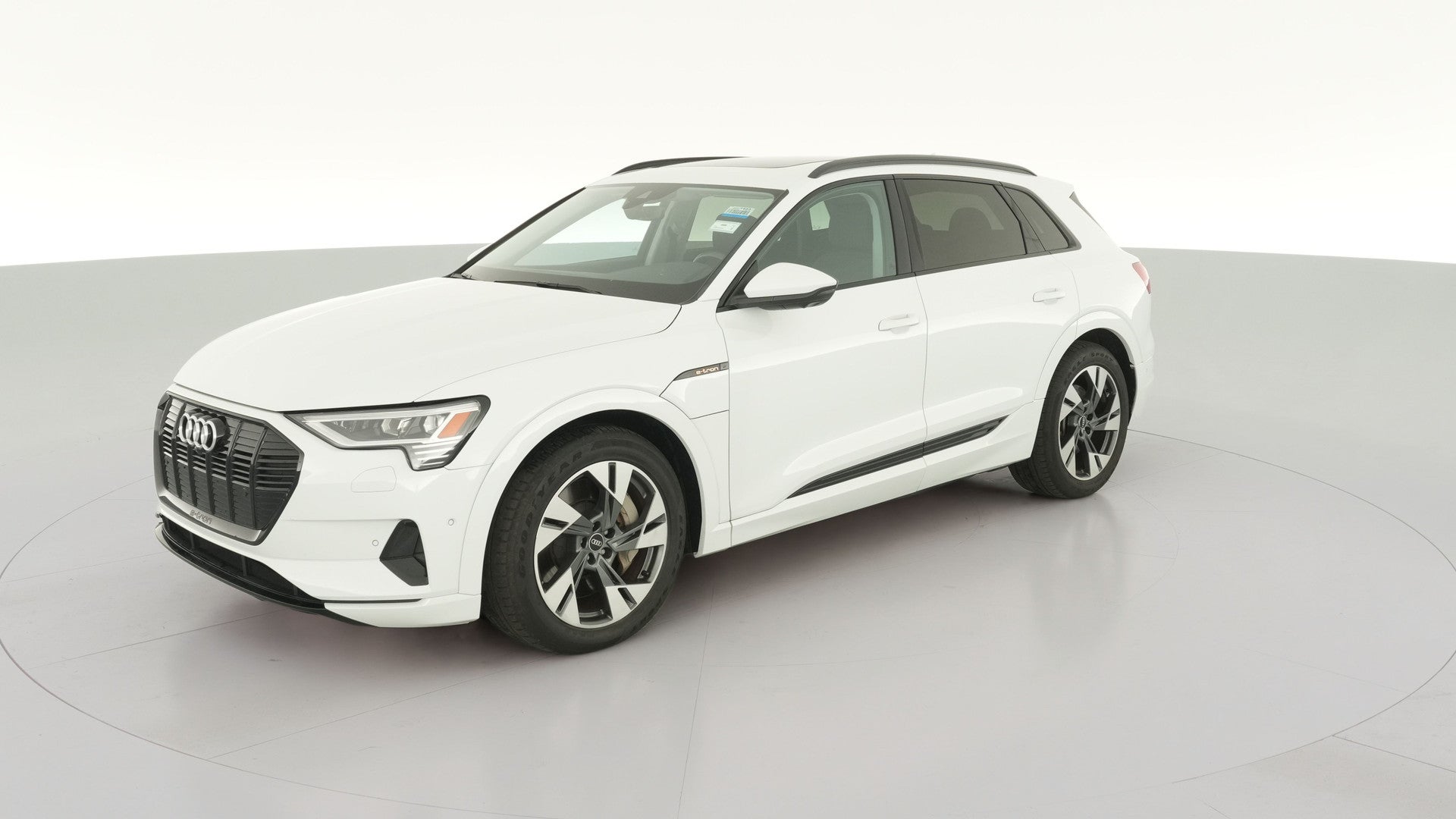 2021 Audi e-tron vehicle photo