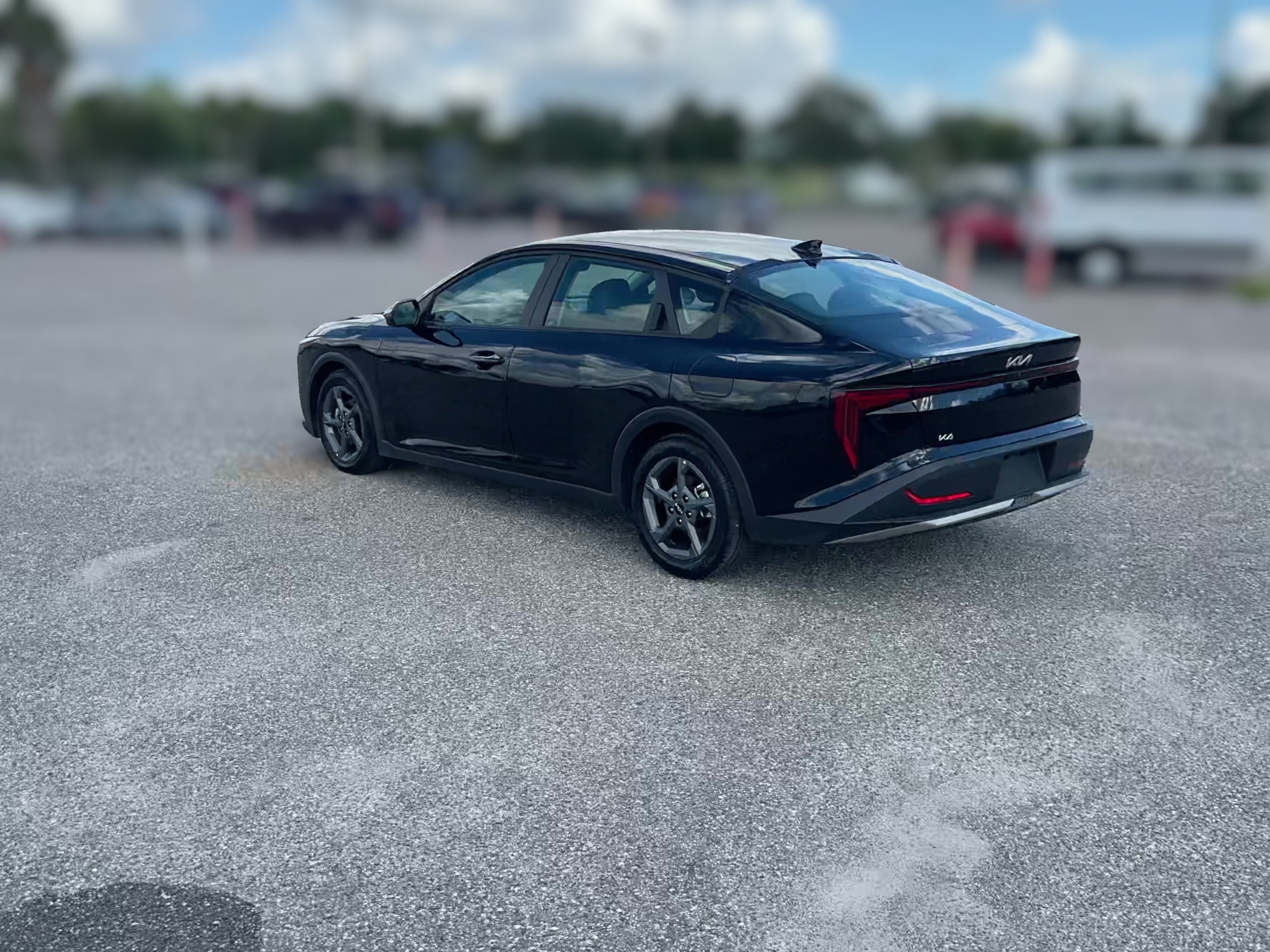 2025 Kia K4 LXS - Photo 28