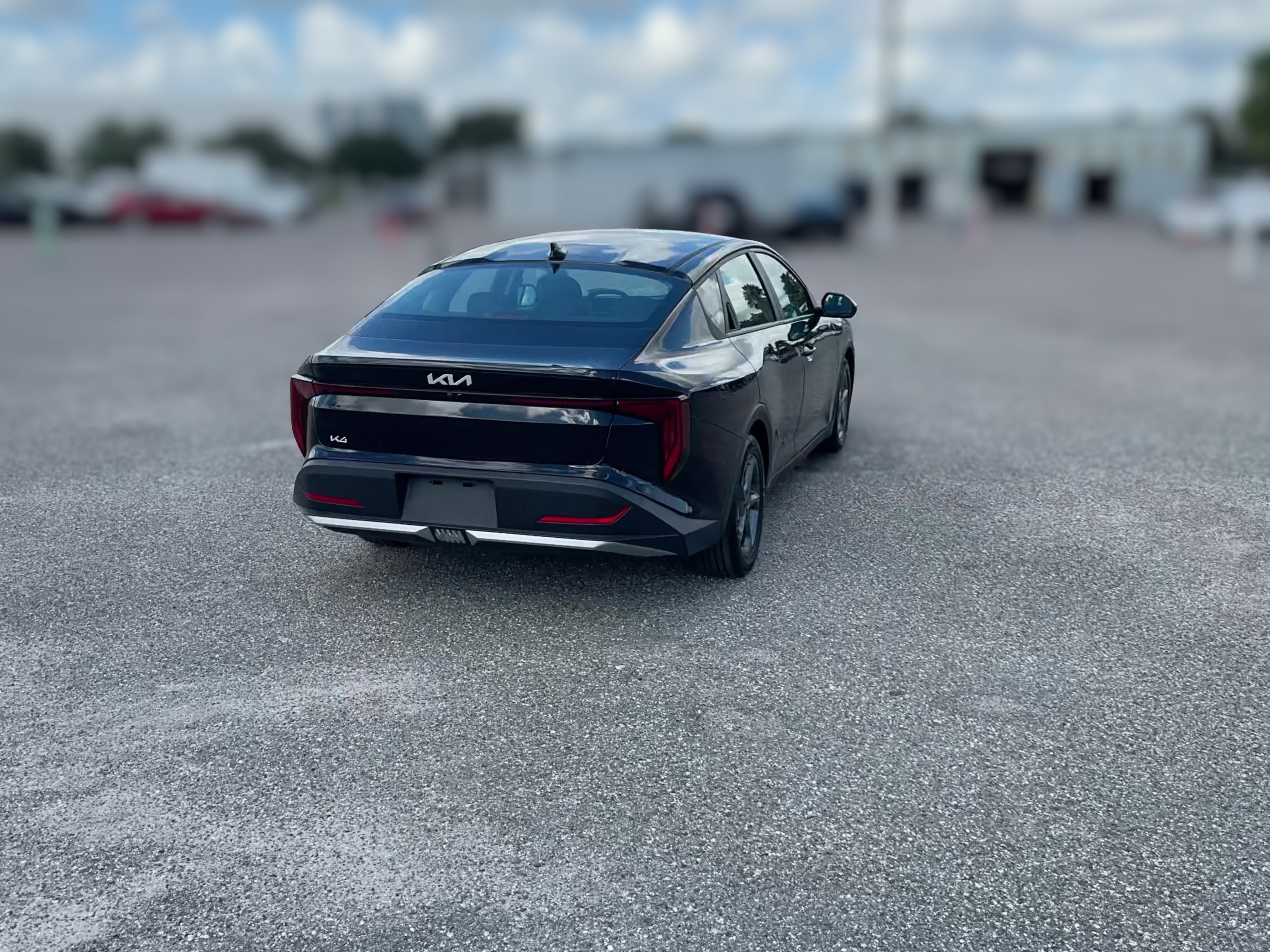 2025 Kia K4 LXS - Photo 31