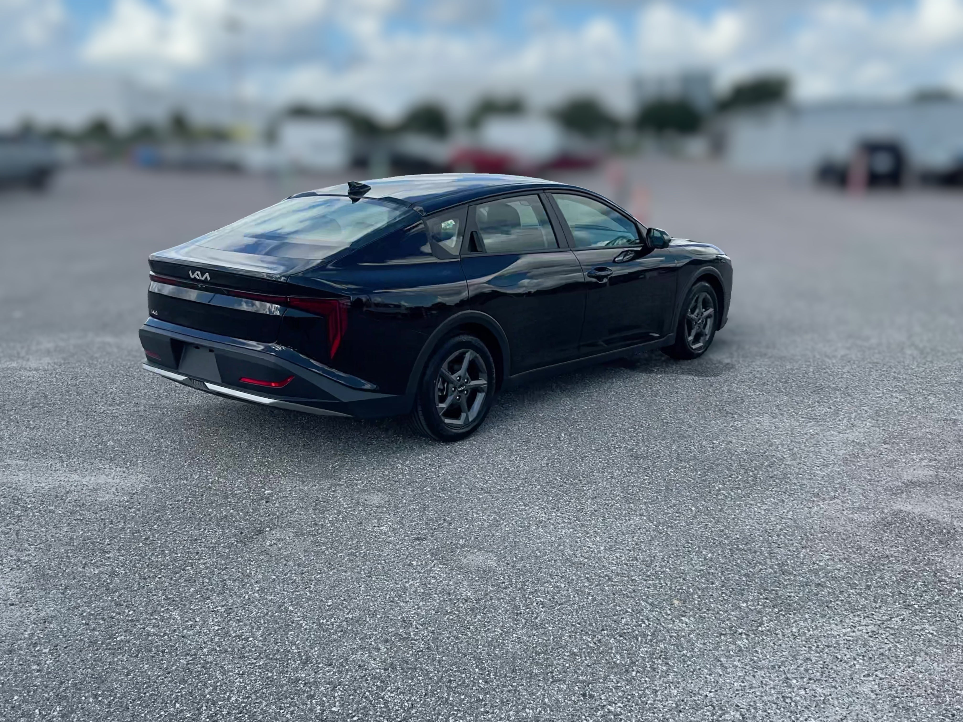 2025 Kia K4 LXS - Photo 32