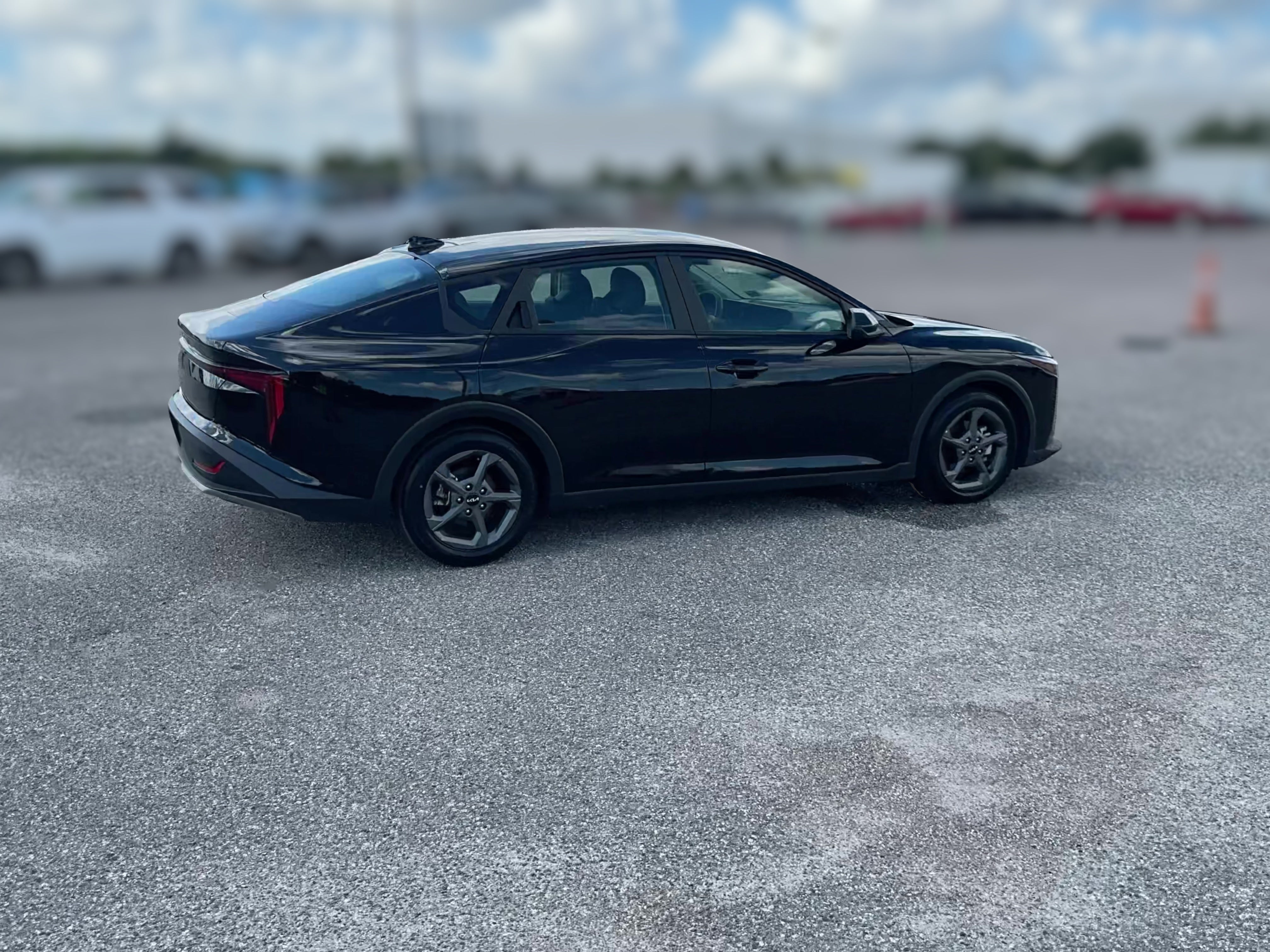 2025 Kia K4 LXS - Photo 33