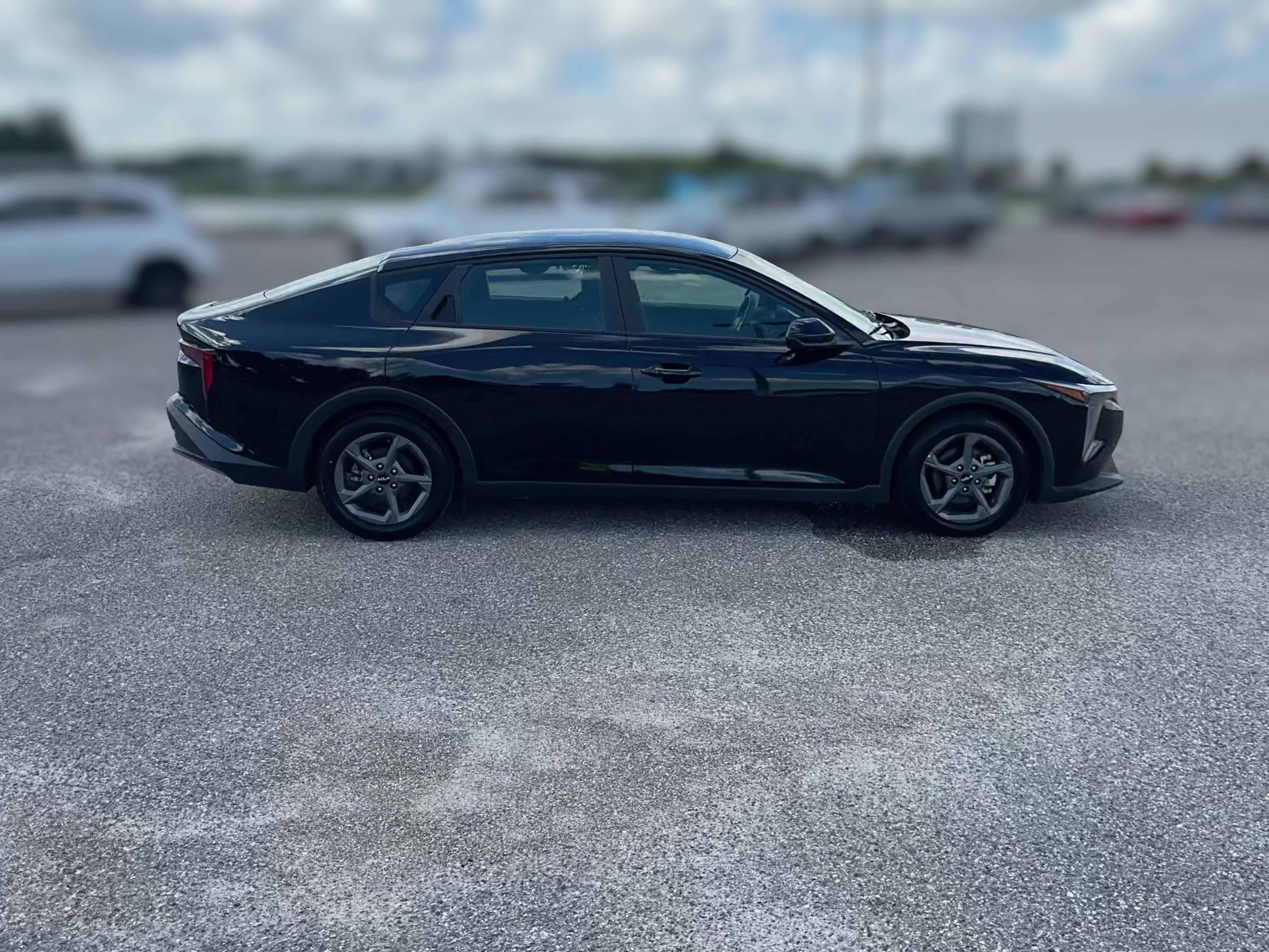 2025 Kia K4 LXS - Photo 34