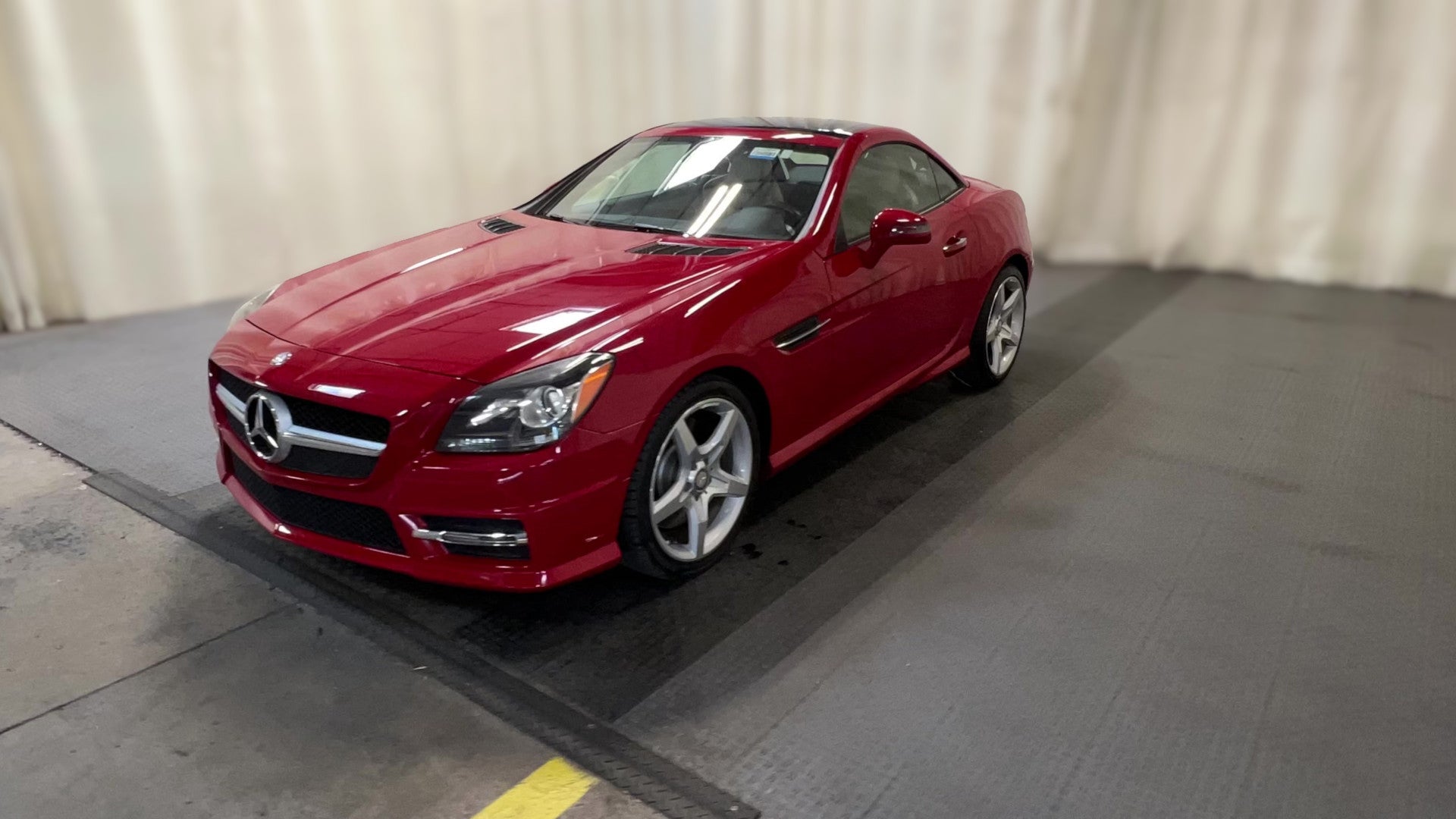 2014 Mercedes-Benz SLK-Class vehicle photo