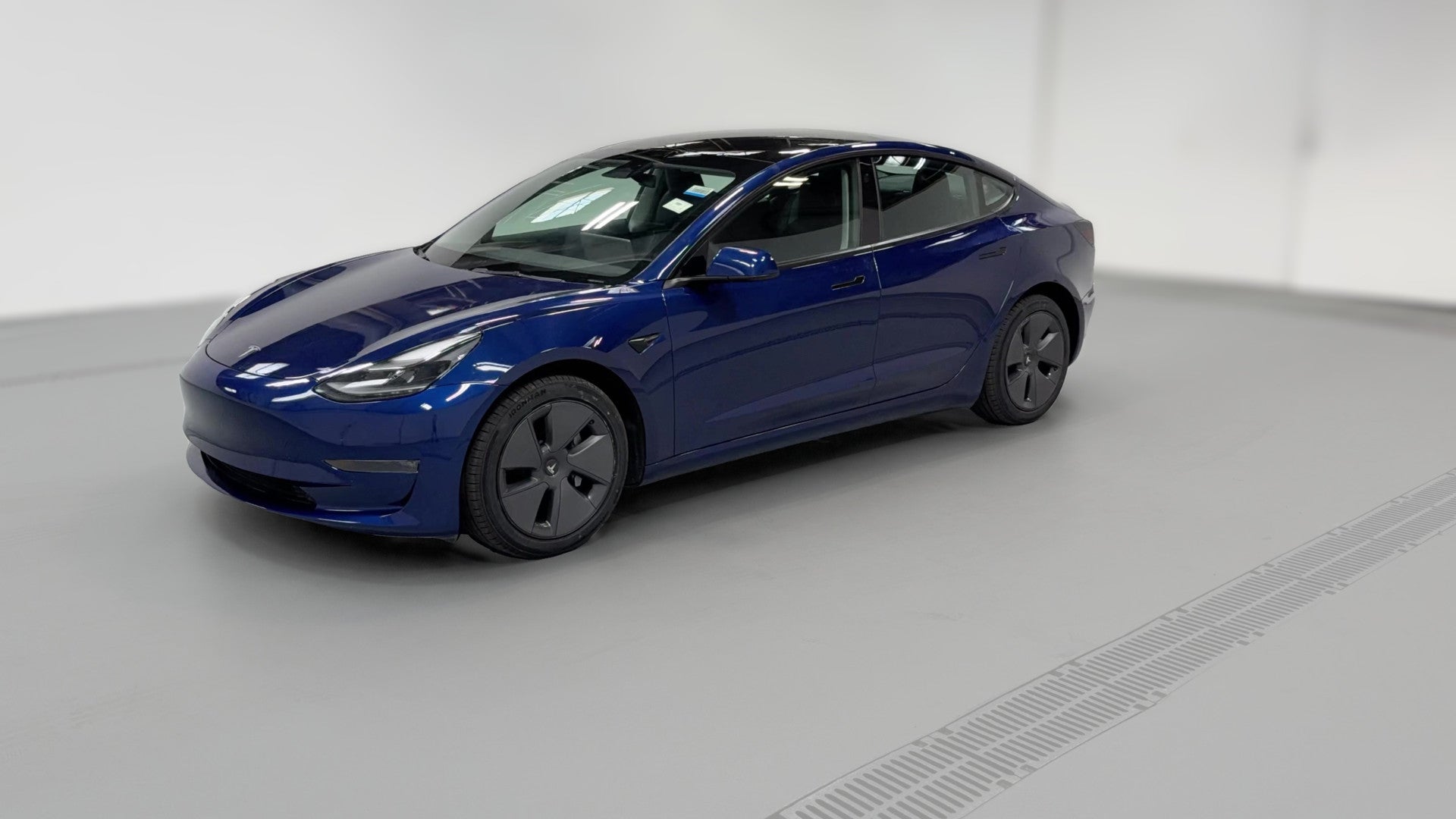 2022 Tesla Model 3 vehicle photo
