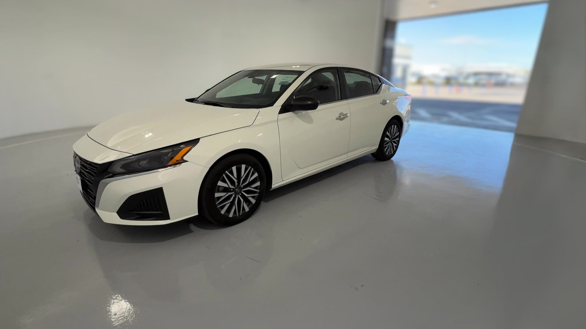 2025 Nissan Altima vehicle photo