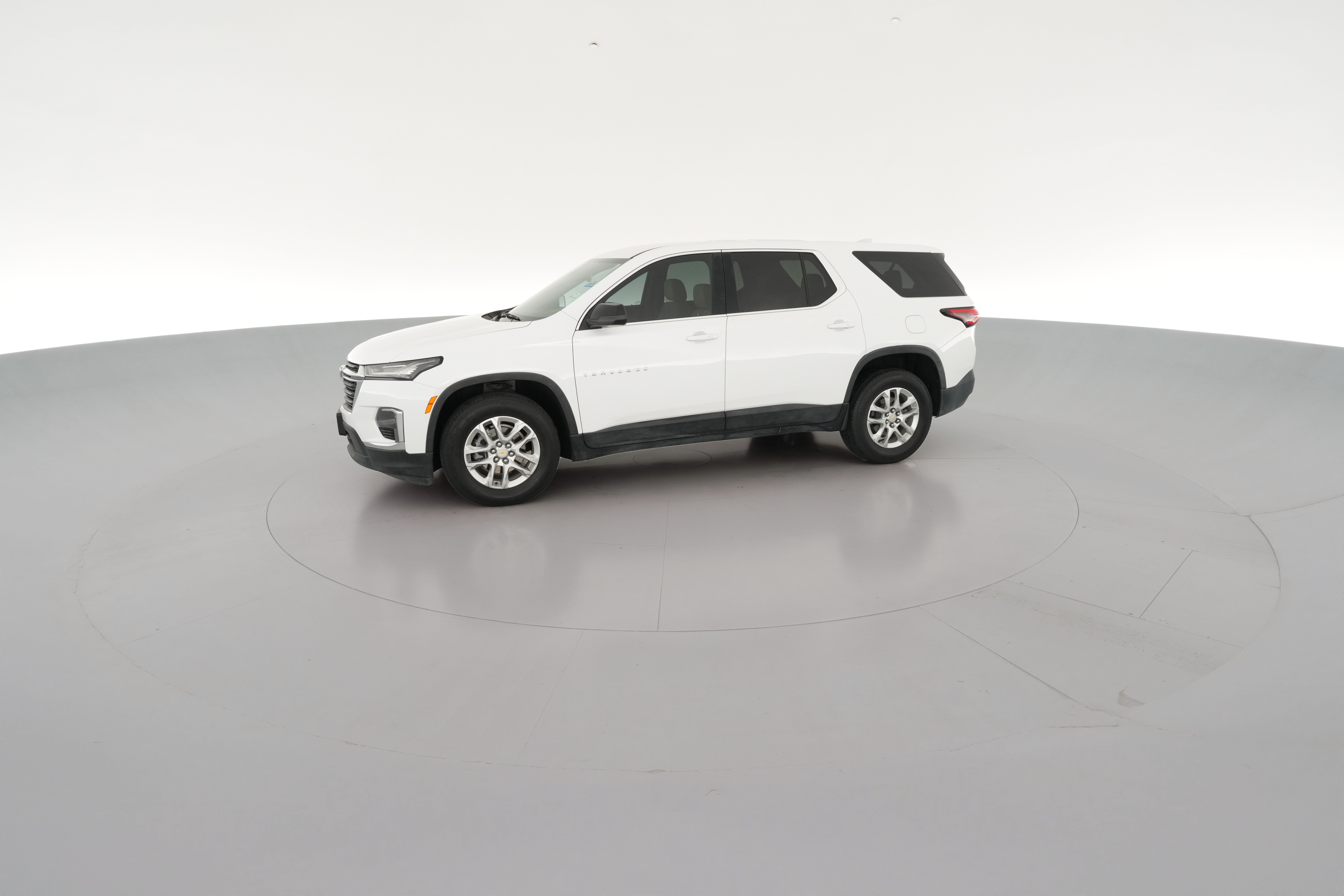 2022 Chevrolet Traverse LS - Photo 26