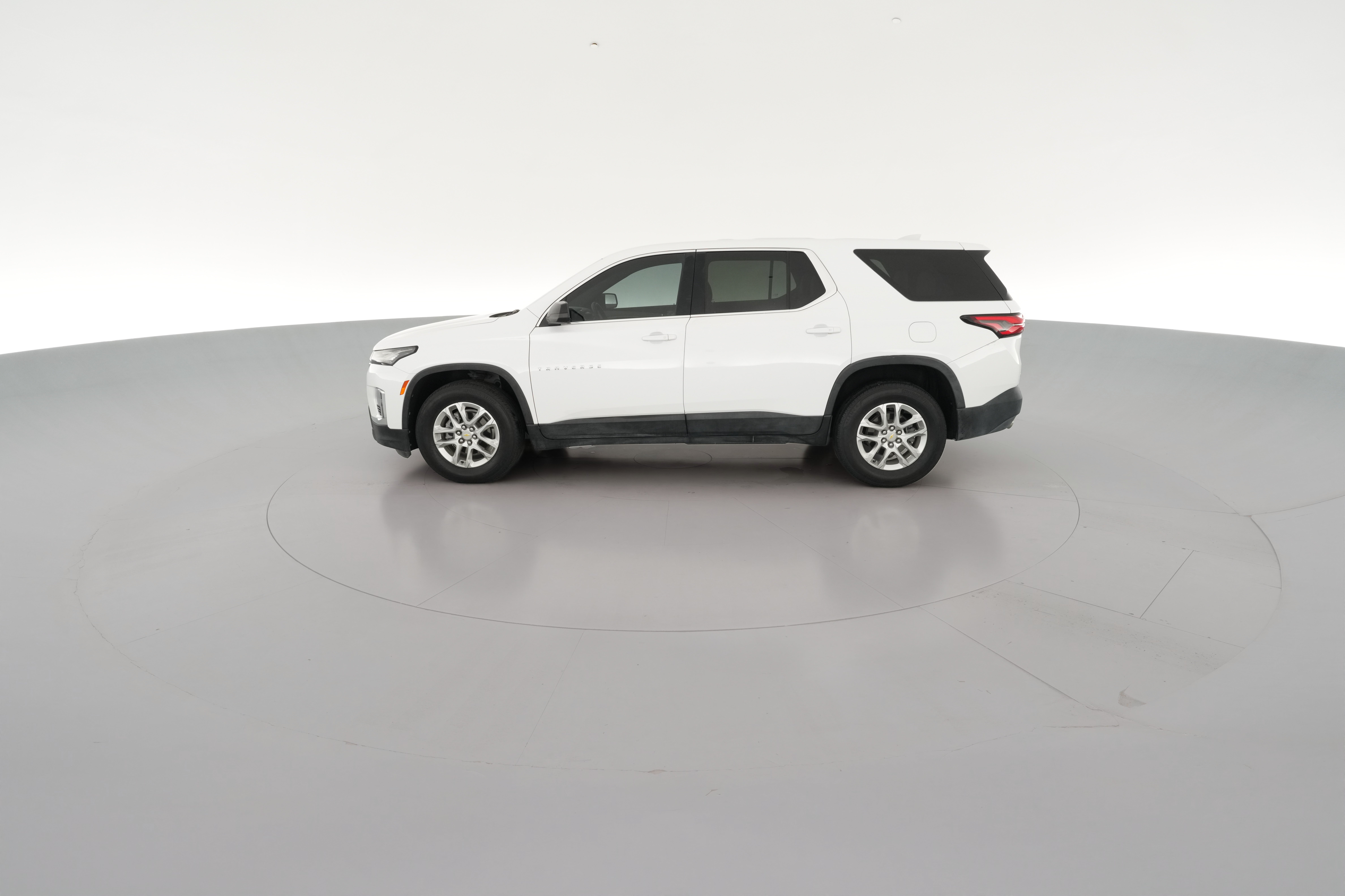 2022 Chevrolet Traverse LS - Photo 27