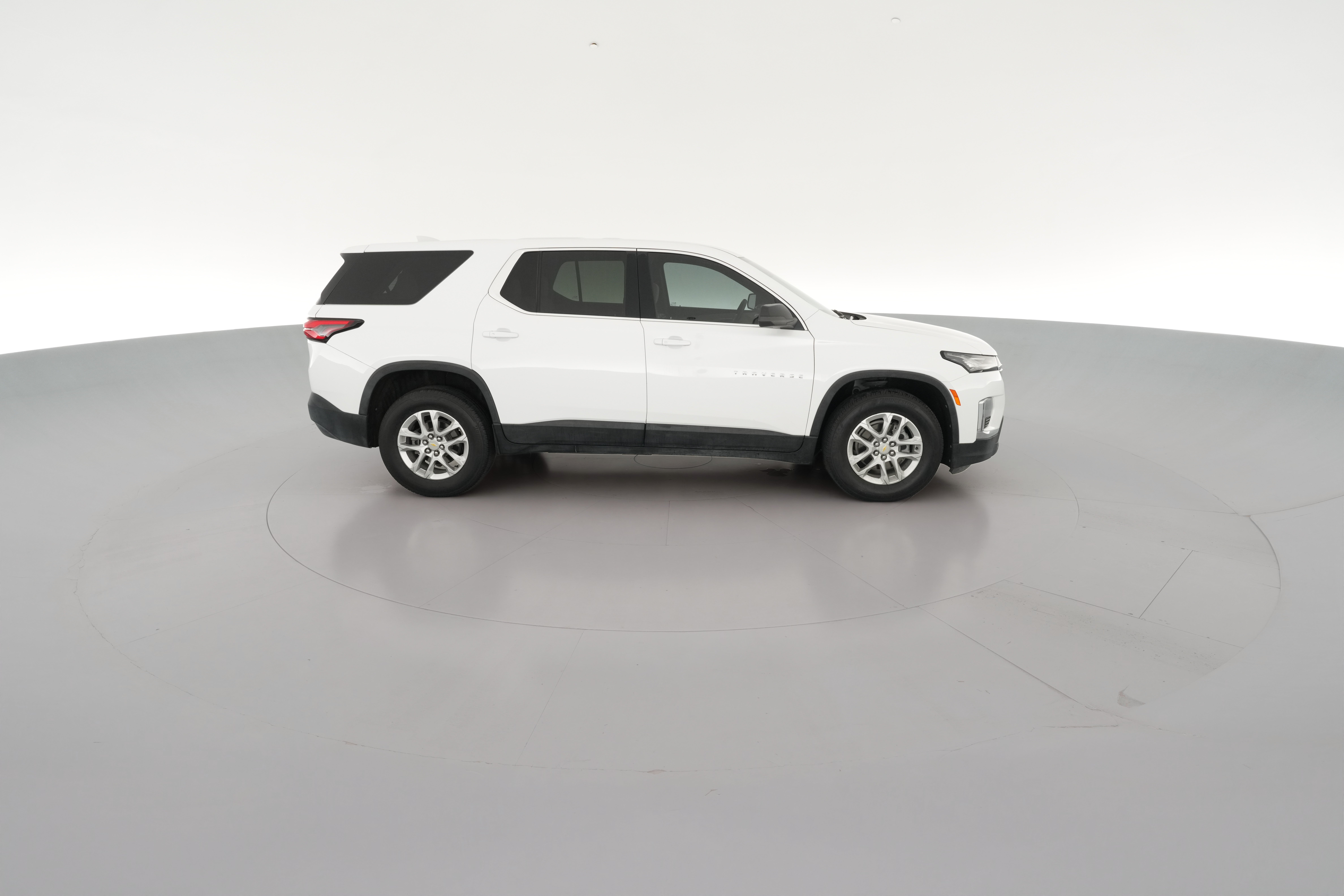 2022 Chevrolet Traverse LS - Photo 35