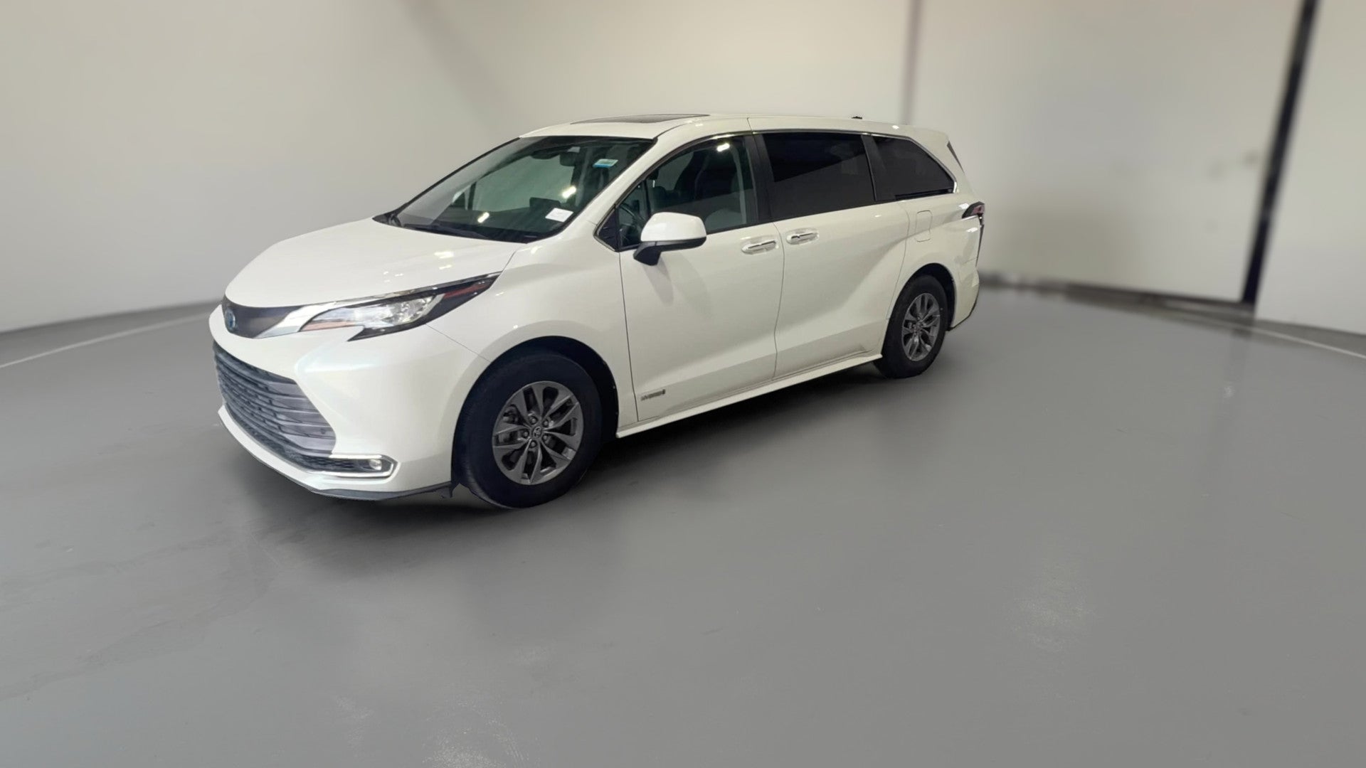 2021 Toyota Sienna vehicle photo