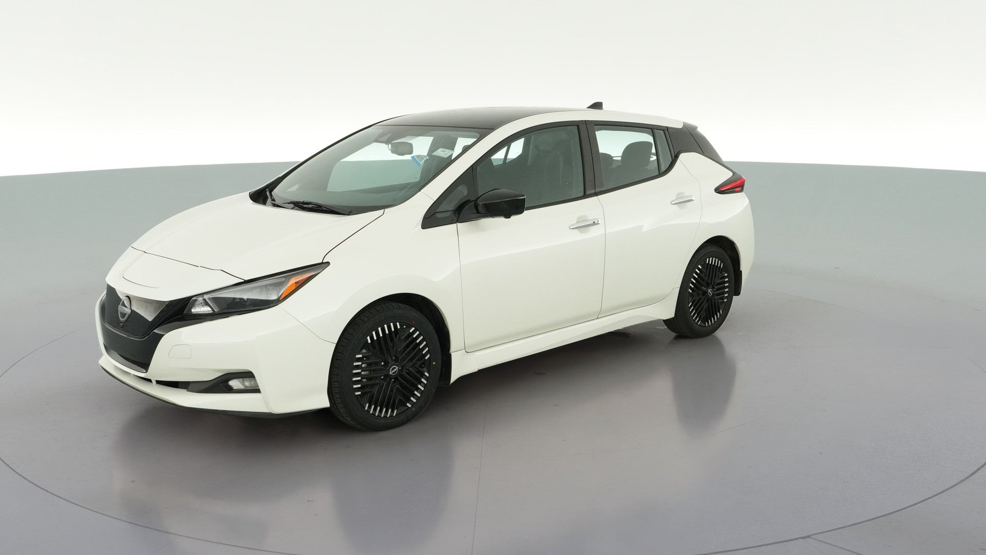 2023 Nissan LEAF vehicle photo