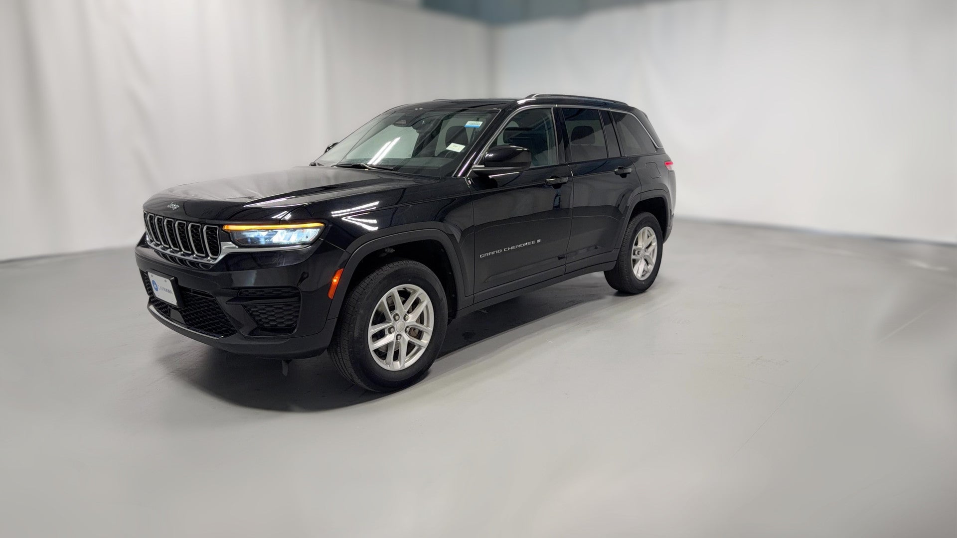2023 Jeep Grand Cherokee vehicle photo