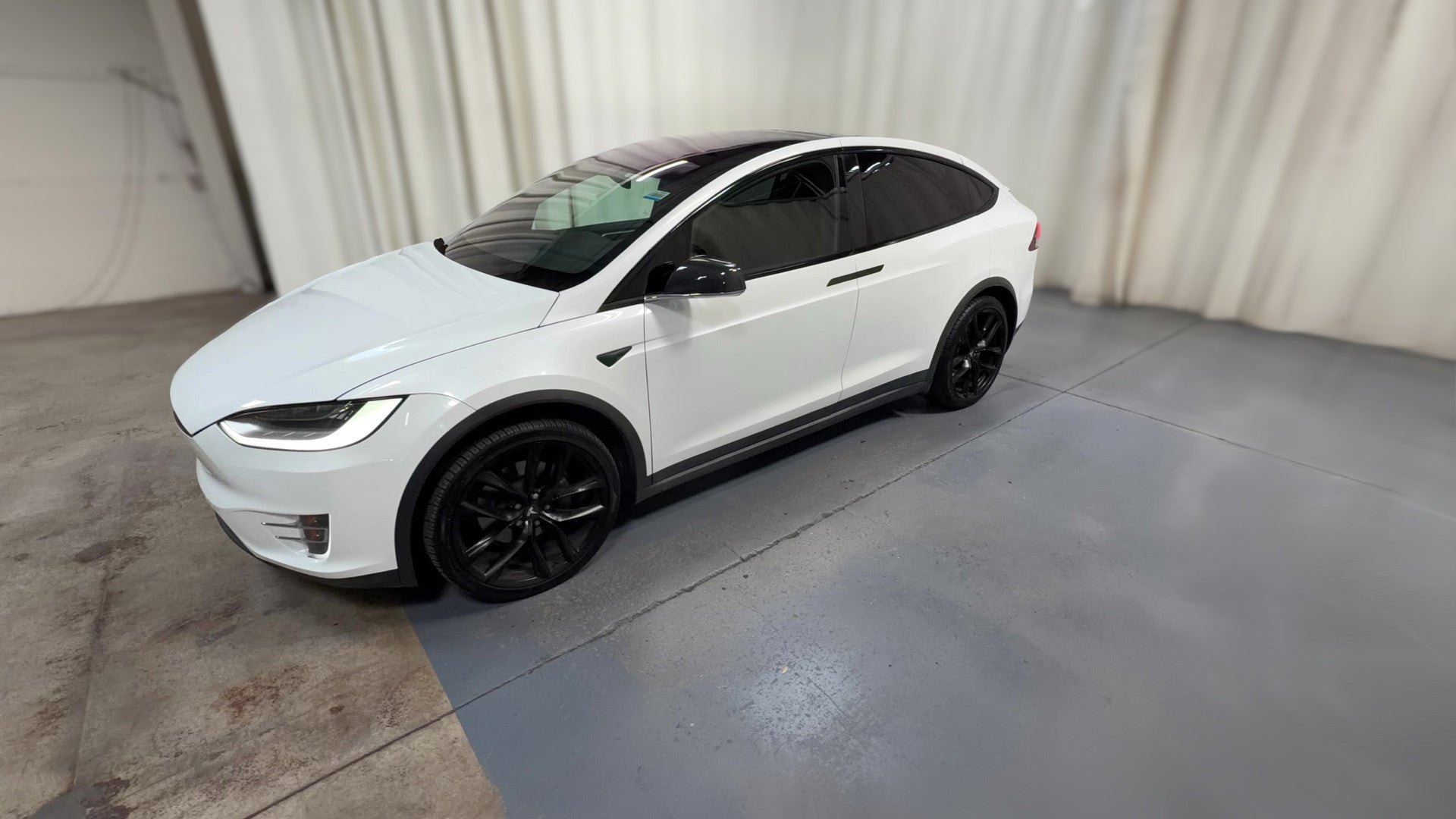 2019 Tesla Model X vehicle photo