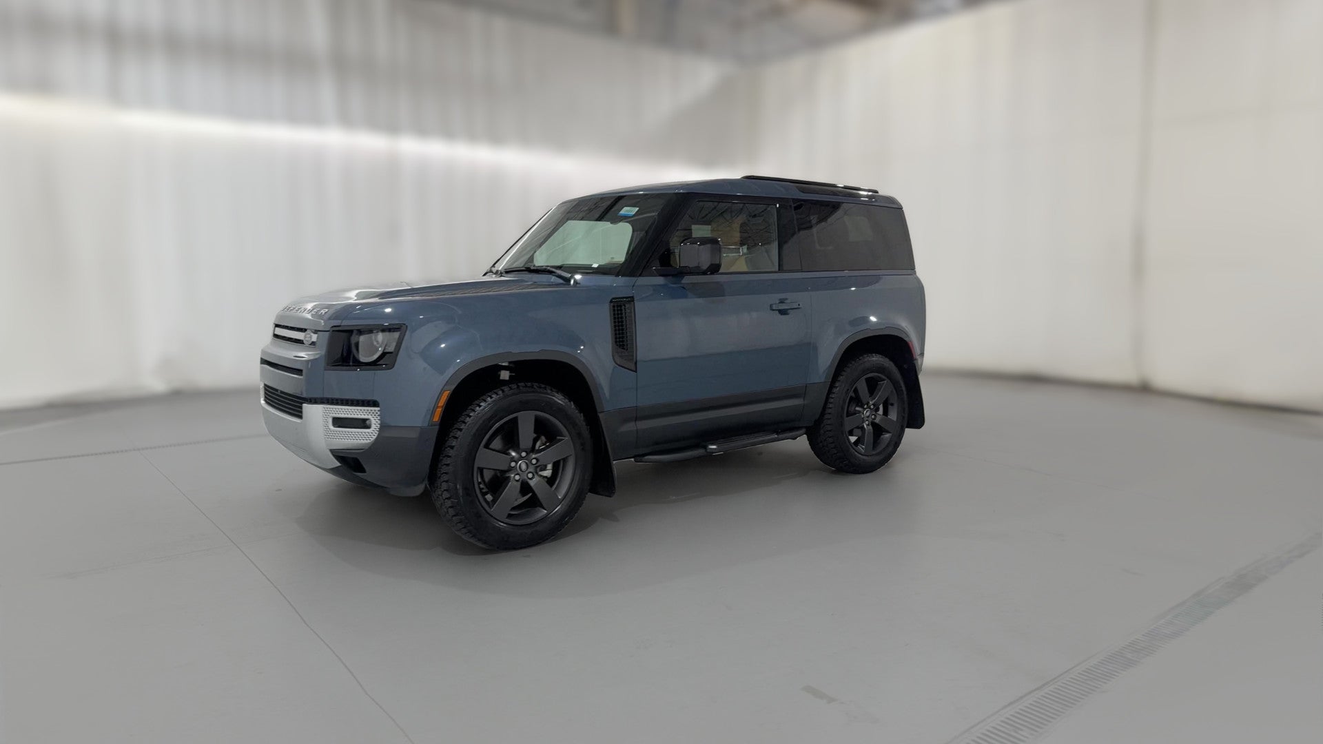 2024 Land Rover Defender 90 vehicle photo