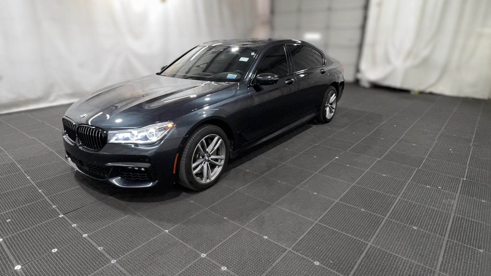 2018 BMW 7 Series vehicle photo