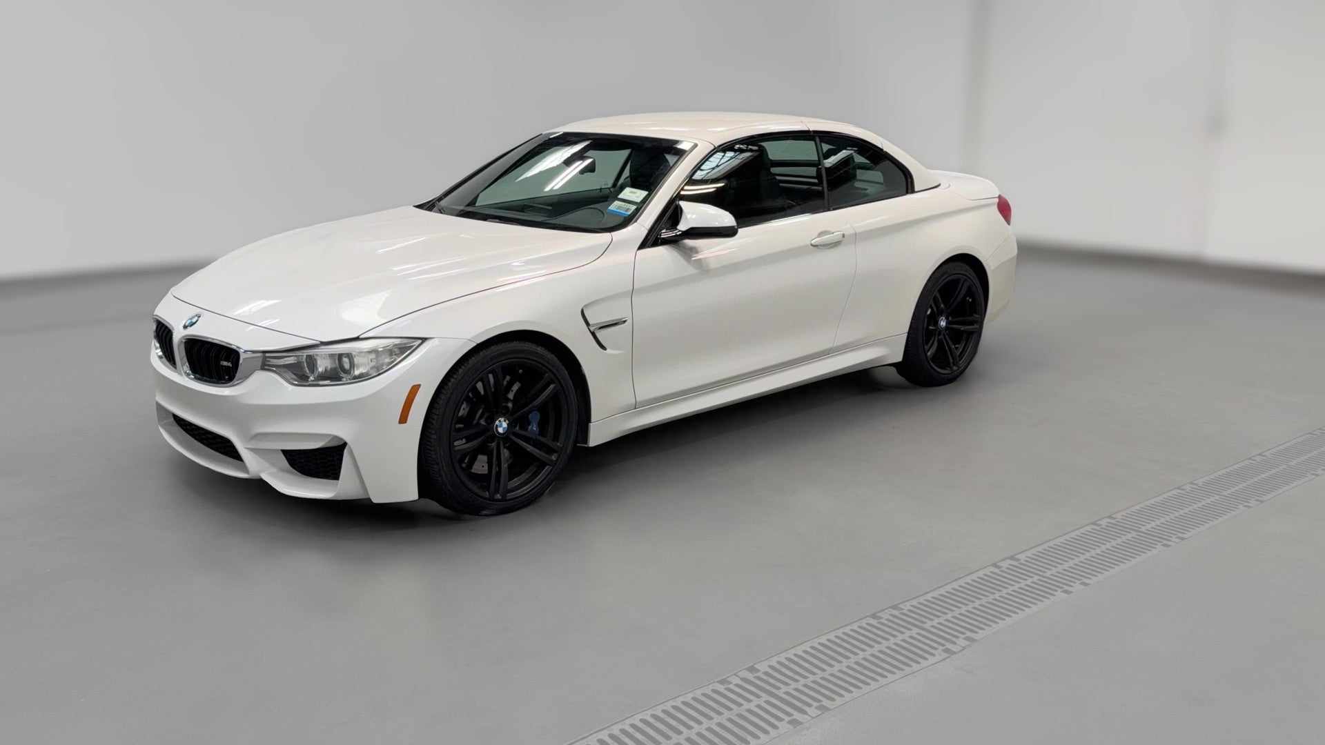 2016 BMW M4 vehicle photo