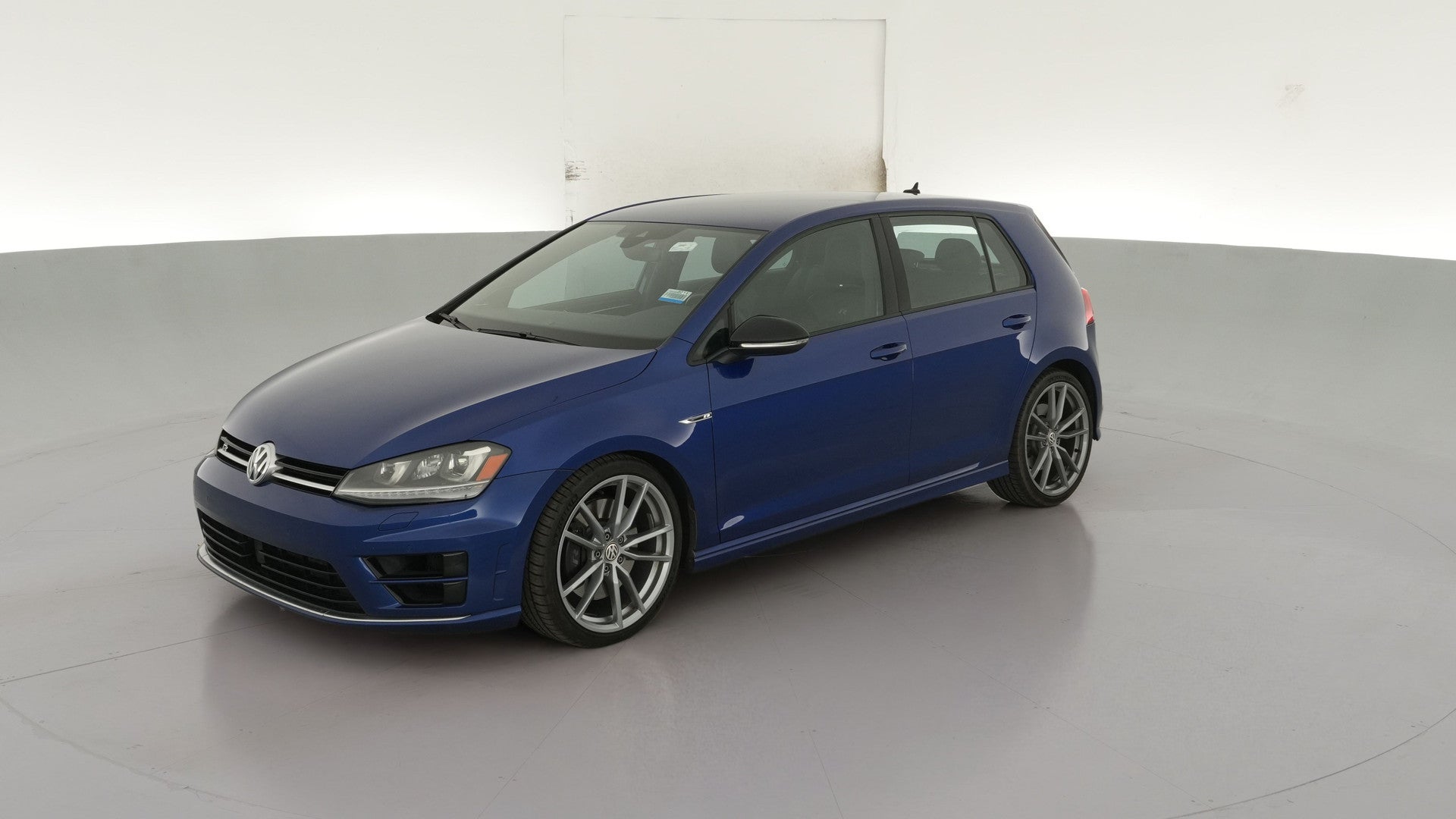 2017 Volkswagen Golf R vehicle photo