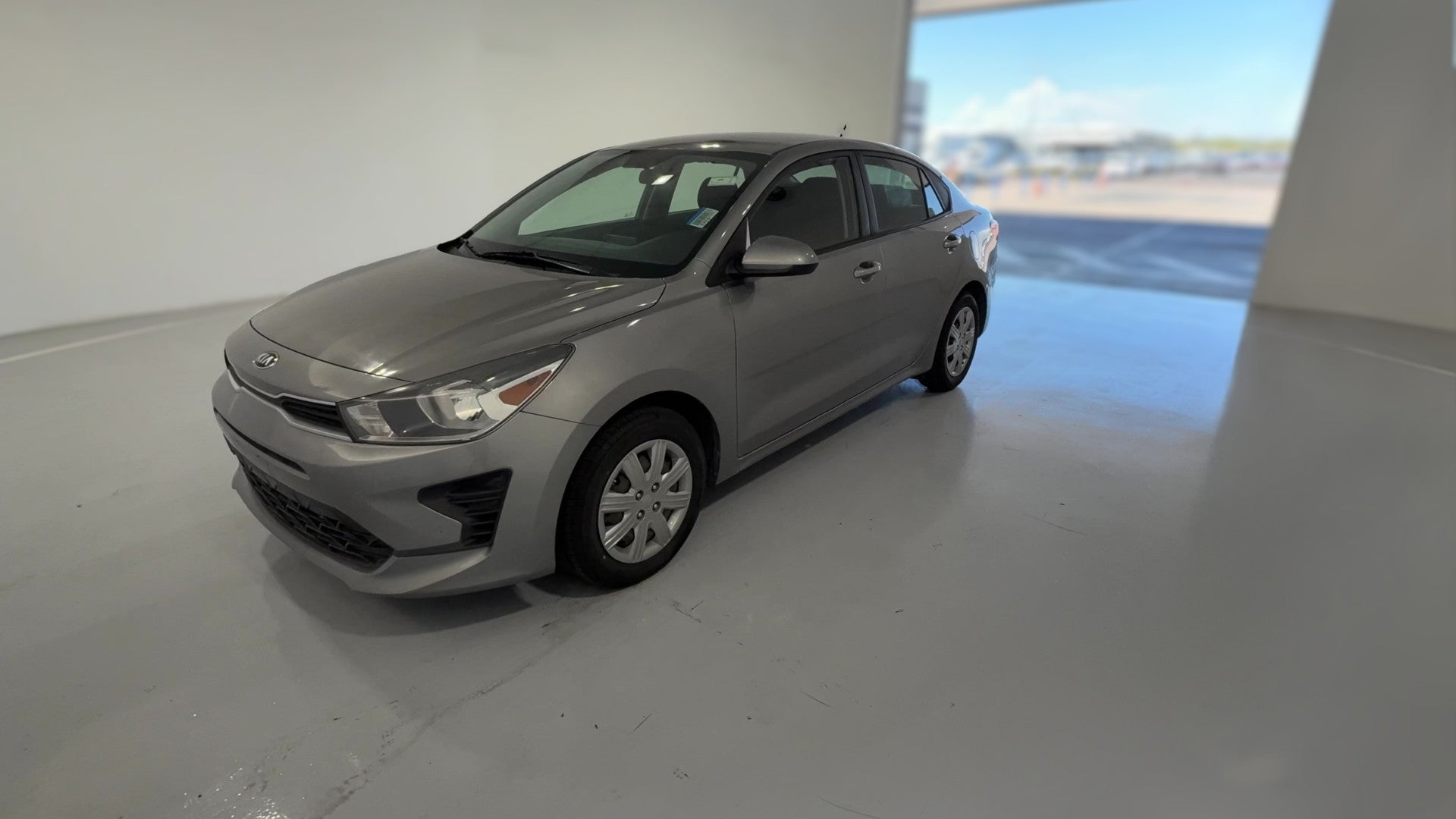 2021 Kia Rio vehicle photo