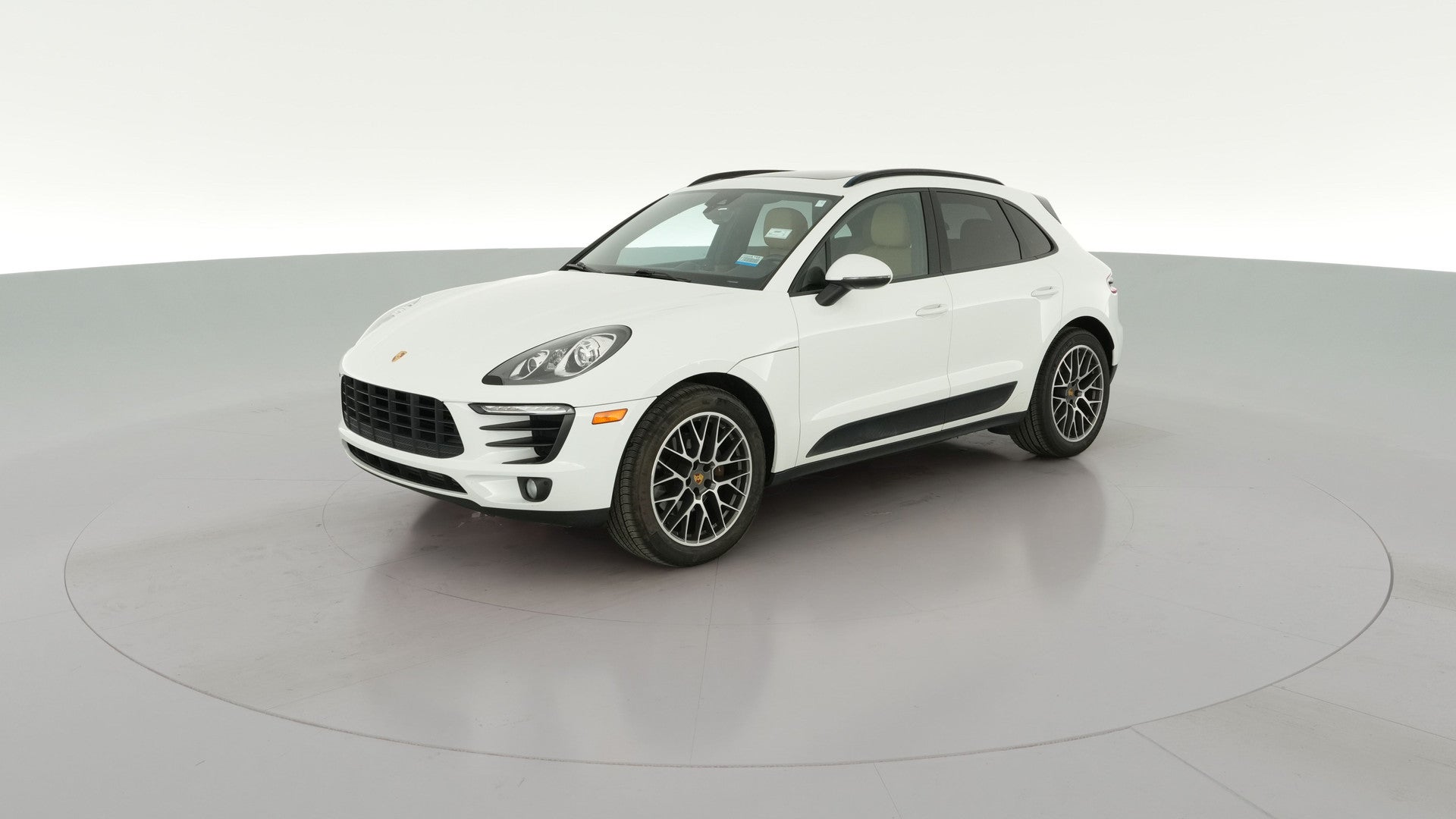 2018 Porsche Macan vehicle photo
