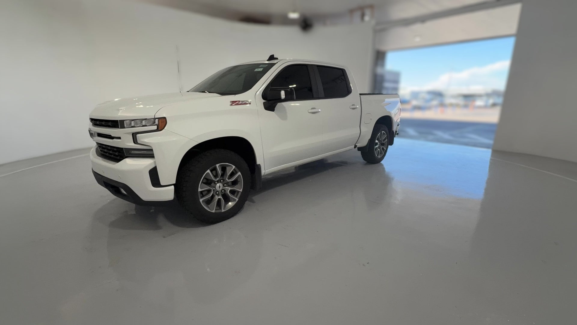 2021 Chevrolet Silverado 1500 Crew Cab vehicle photo