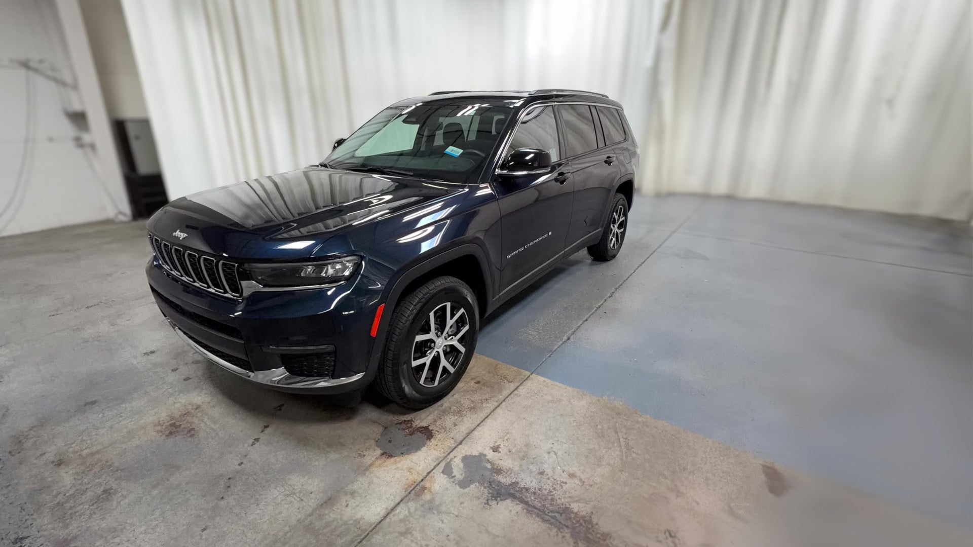 2023 Jeep Grand Cherokee L vehicle photo