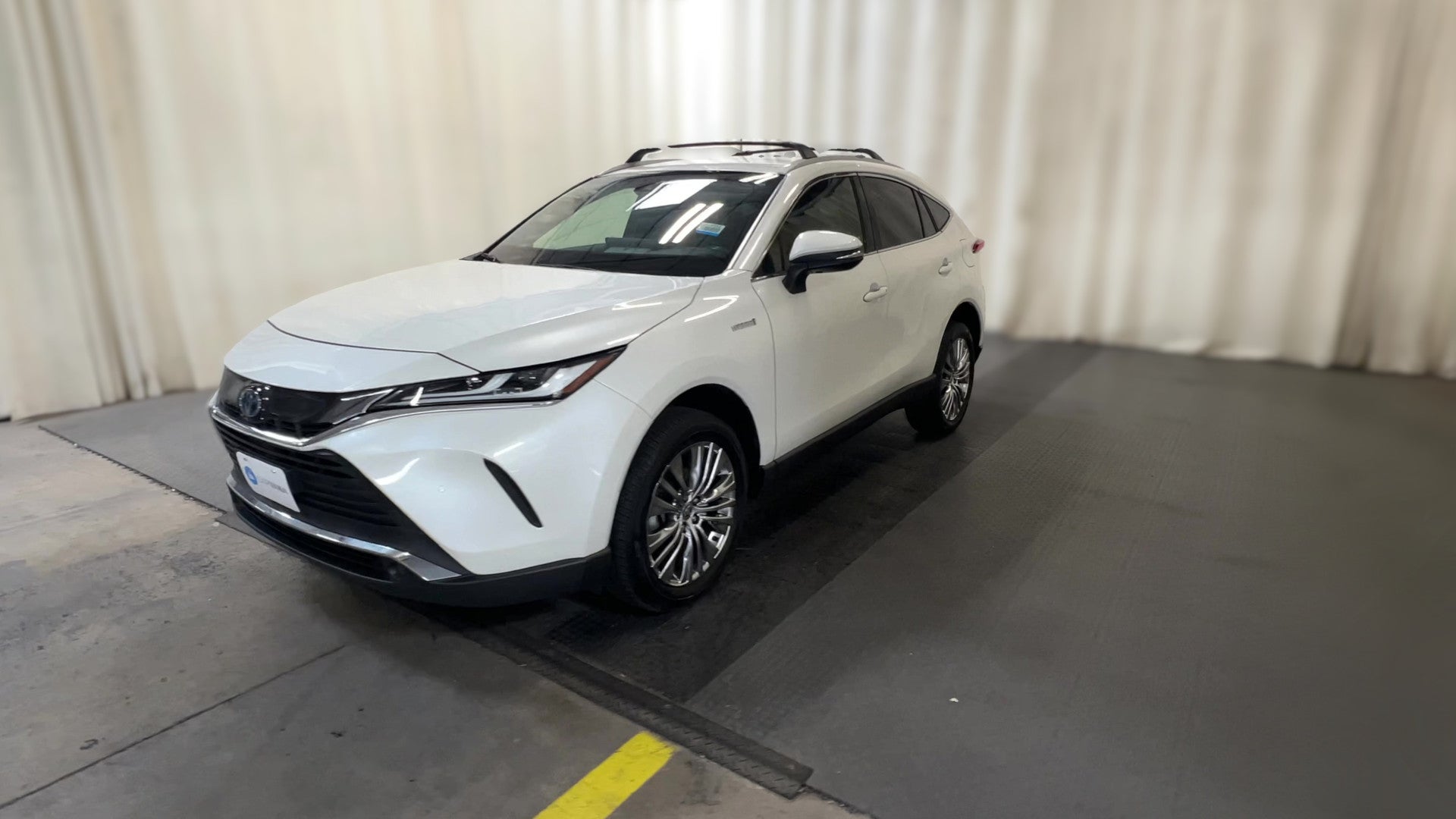 2021 Toyota Venza vehicle photo