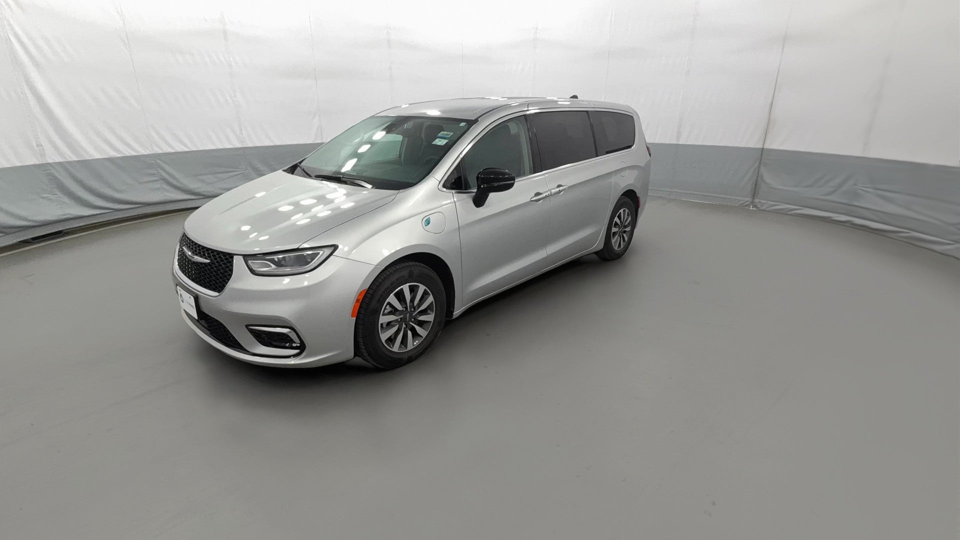 2024 Chrysler Pacifica Hybrid vehicle photo