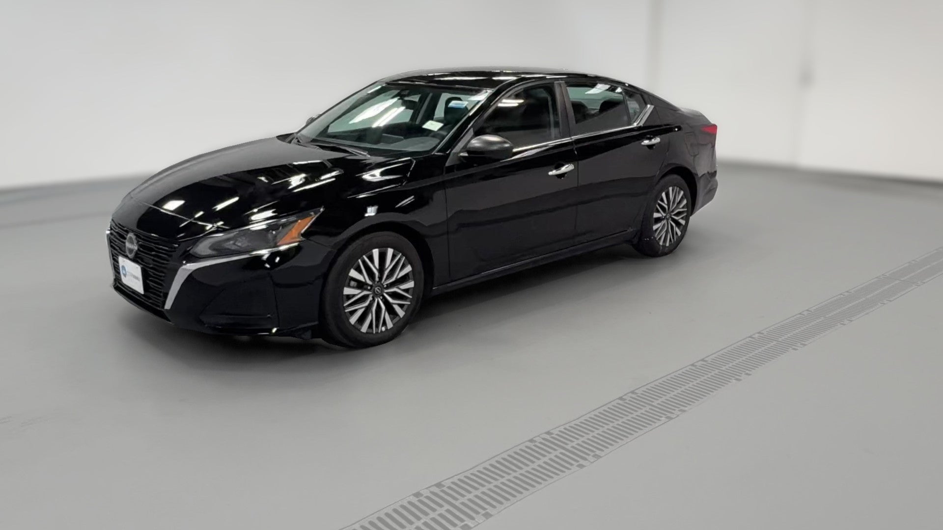 2025 Nissan Altima vehicle photo