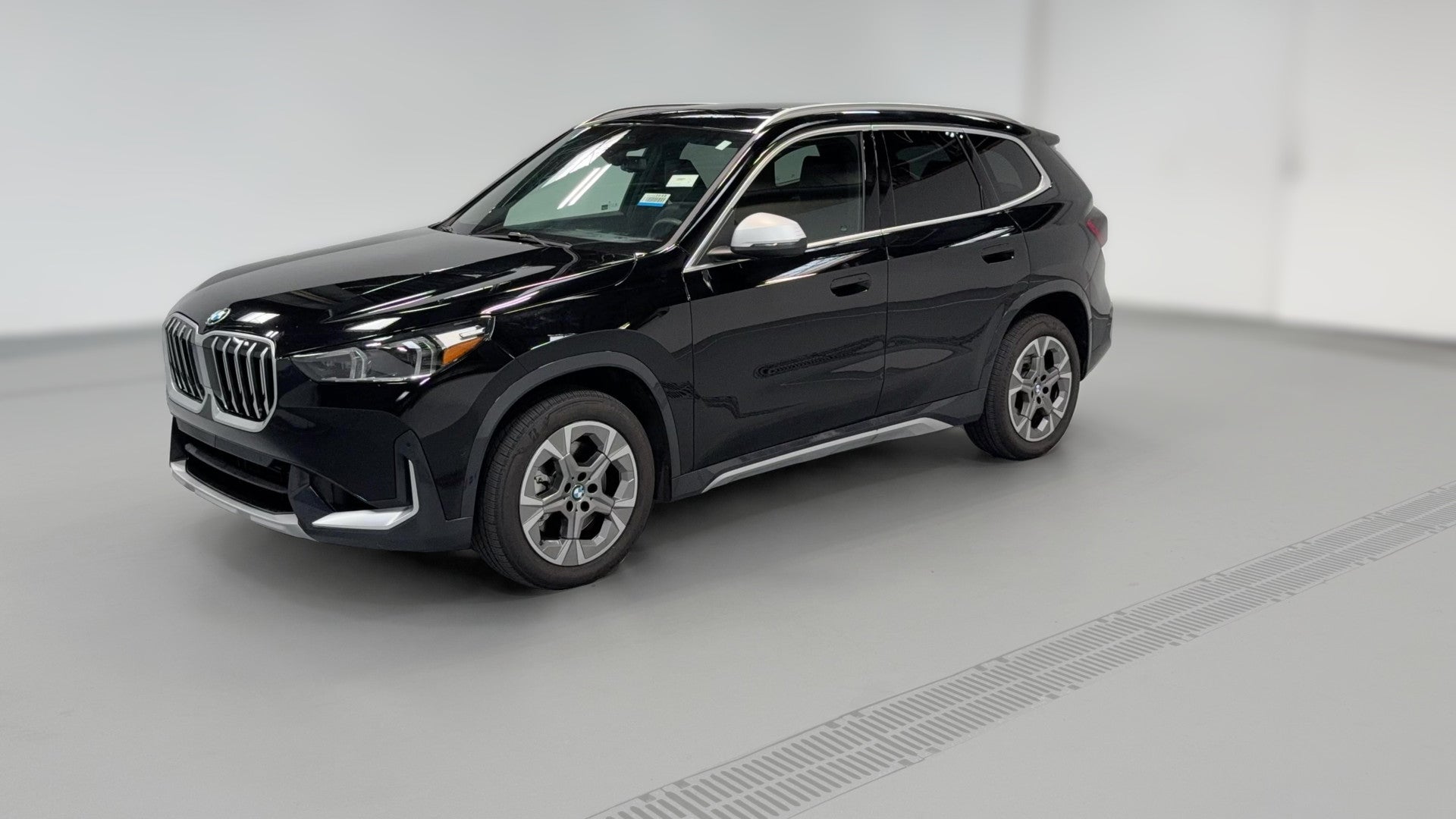 2024 BMW X1 vehicle photo