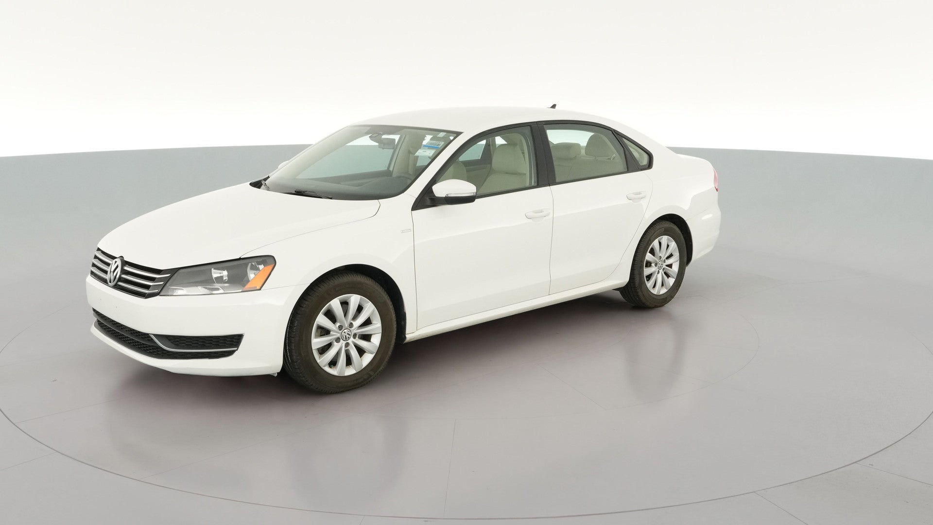 2013 Volkswagen Passat vehicle photo