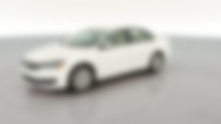 2013 Volkswagen Passat vehicle photo