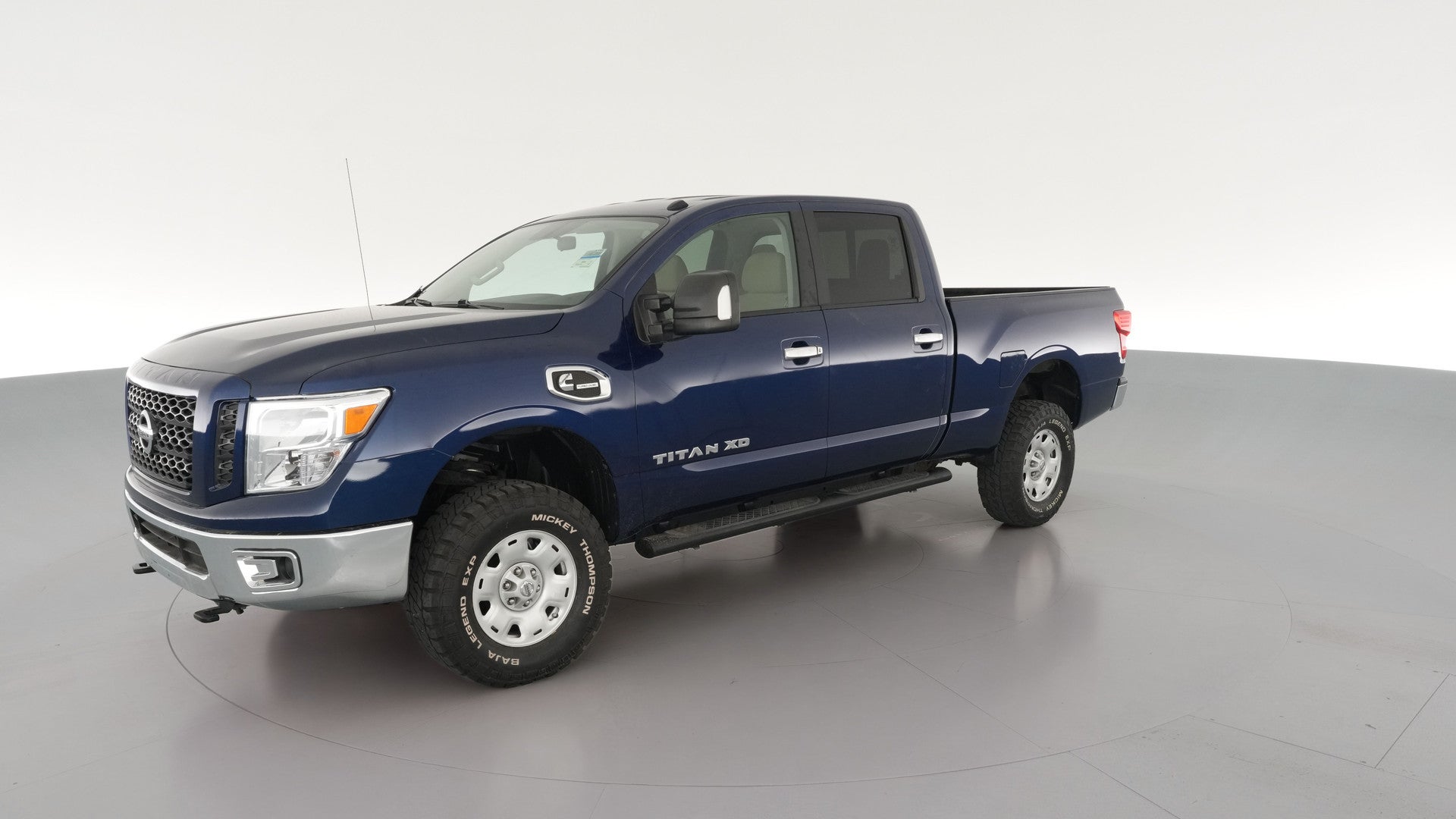 2019 Nissan TITAN XD Crew Cab vehicle photo