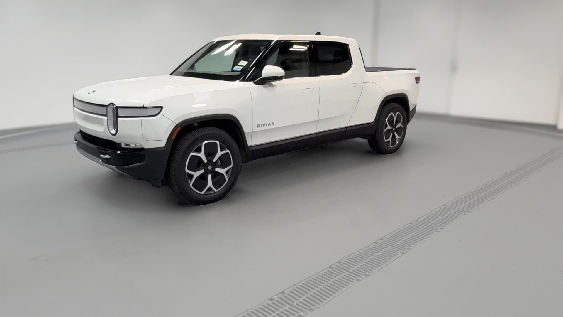 2024 Rivian R1T vehicle photo