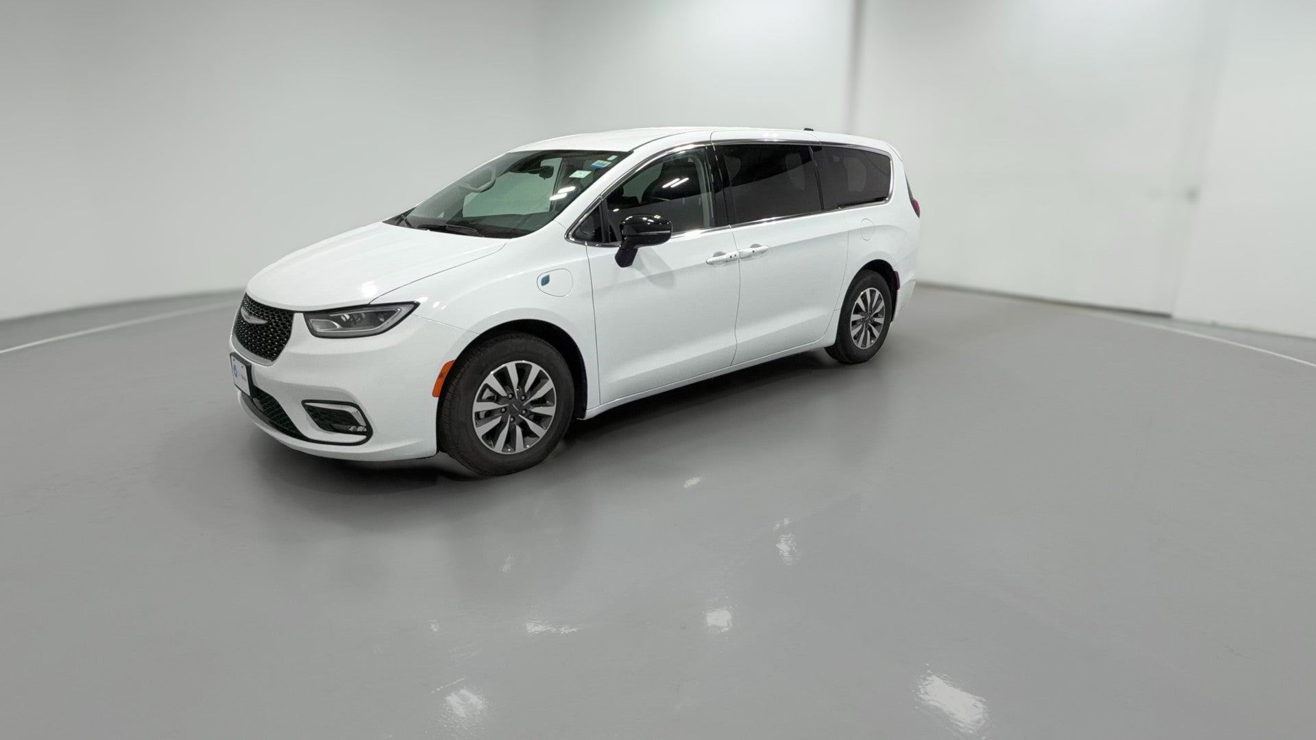 2024 Chrysler Pacifica Hybrid vehicle photo