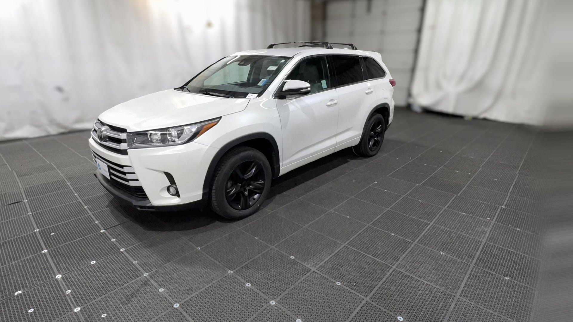 2018 Toyota Highlander vehicle photo