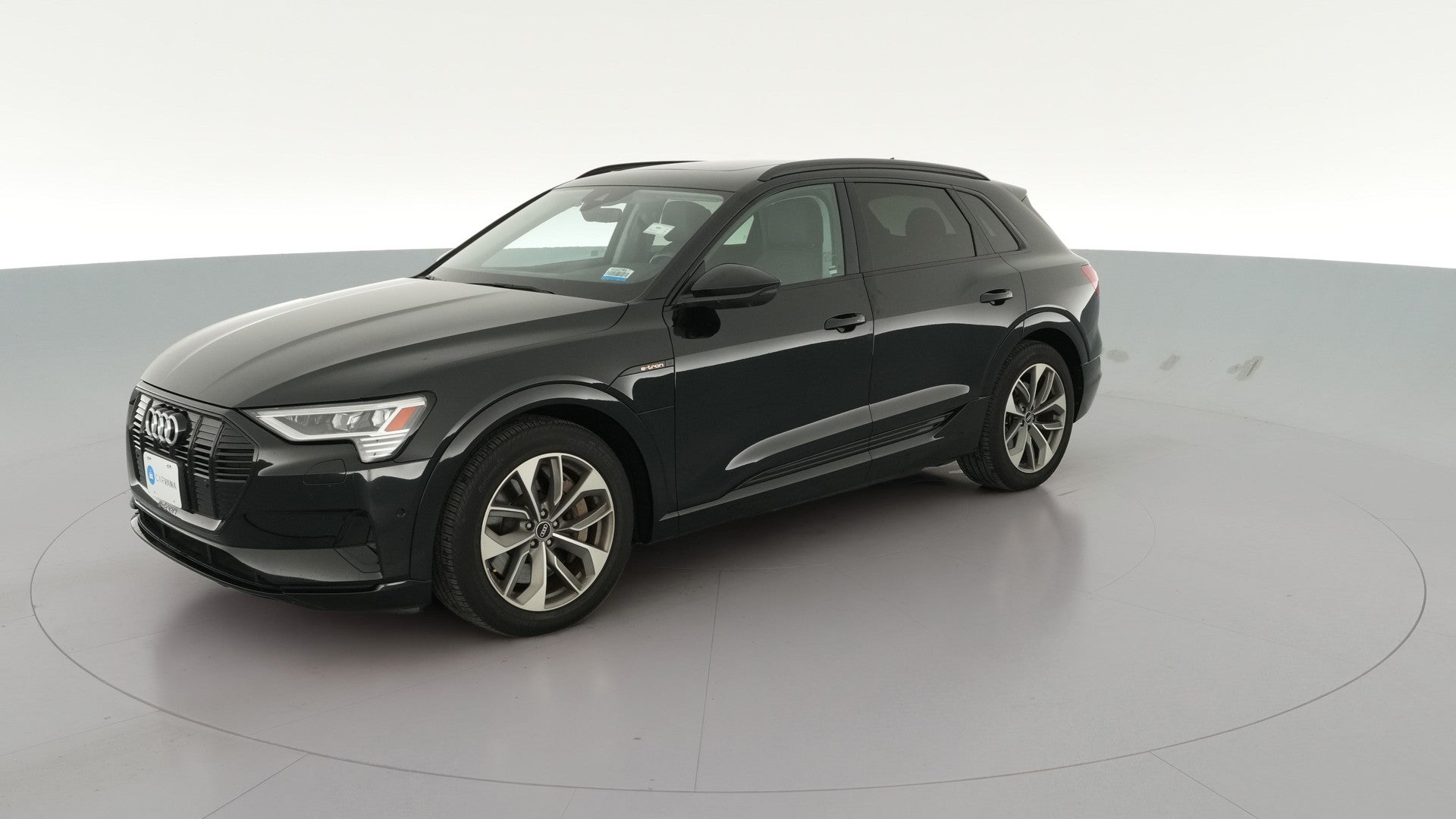 2021 Audi e-tron vehicle photo