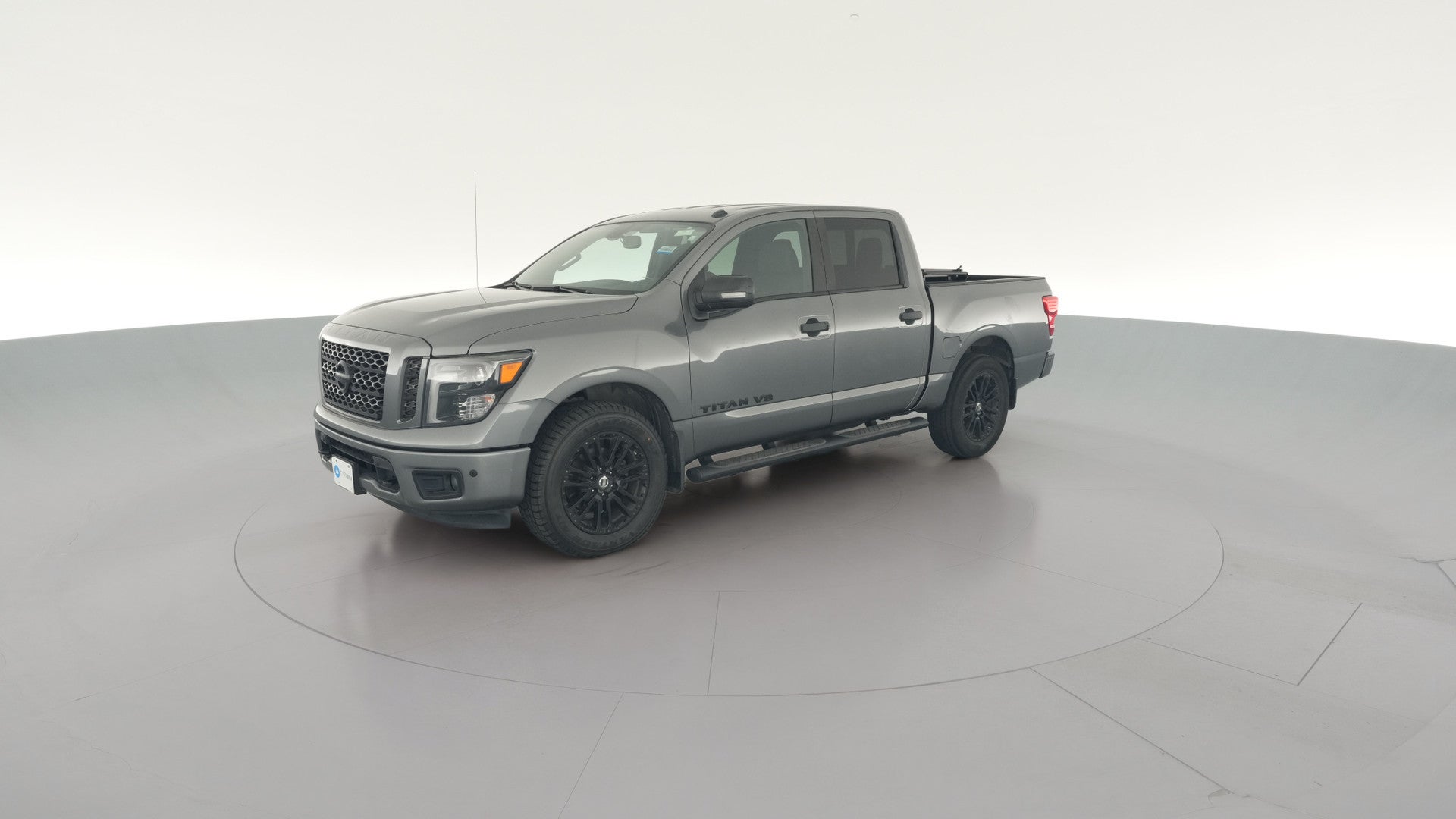 2019 Nissan Titan Crew Cab vehicle photo