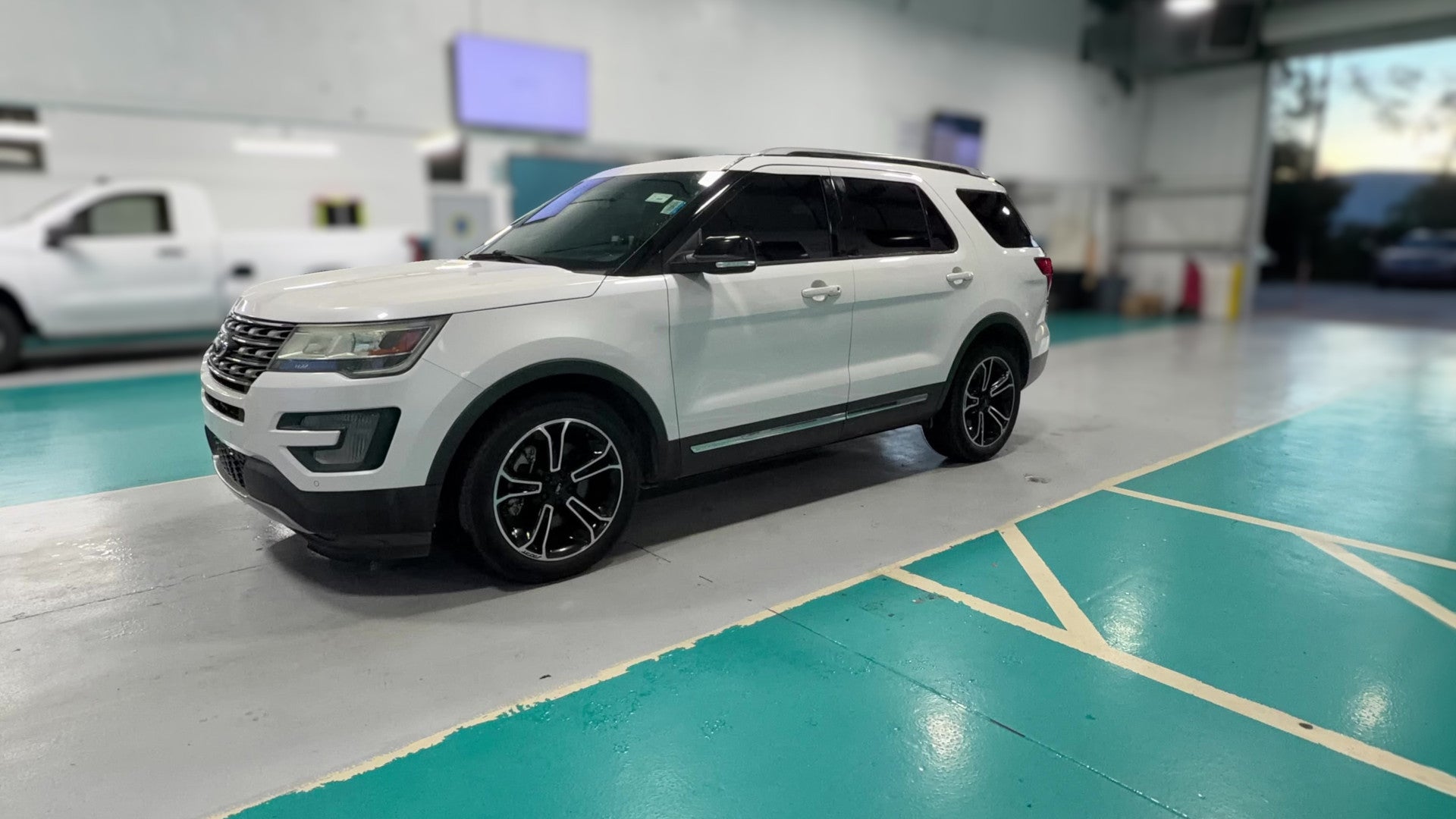 2017 Ford Explorer vehicle photo
