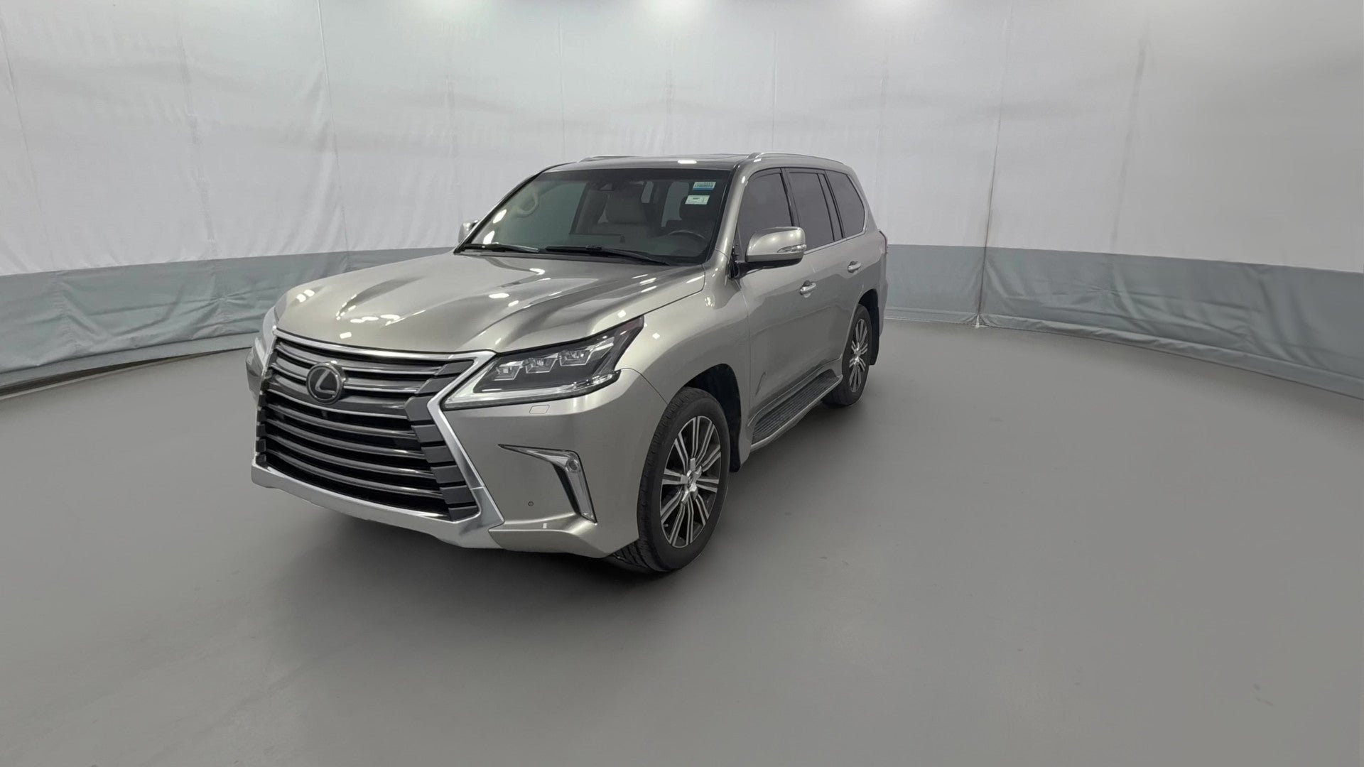 2018 Lexus LX vehicle photo