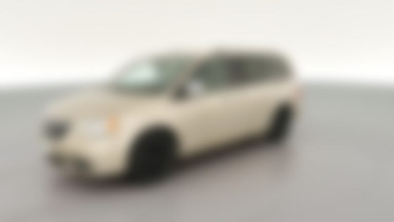 2014 Chrysler Town & Country vehicle photo