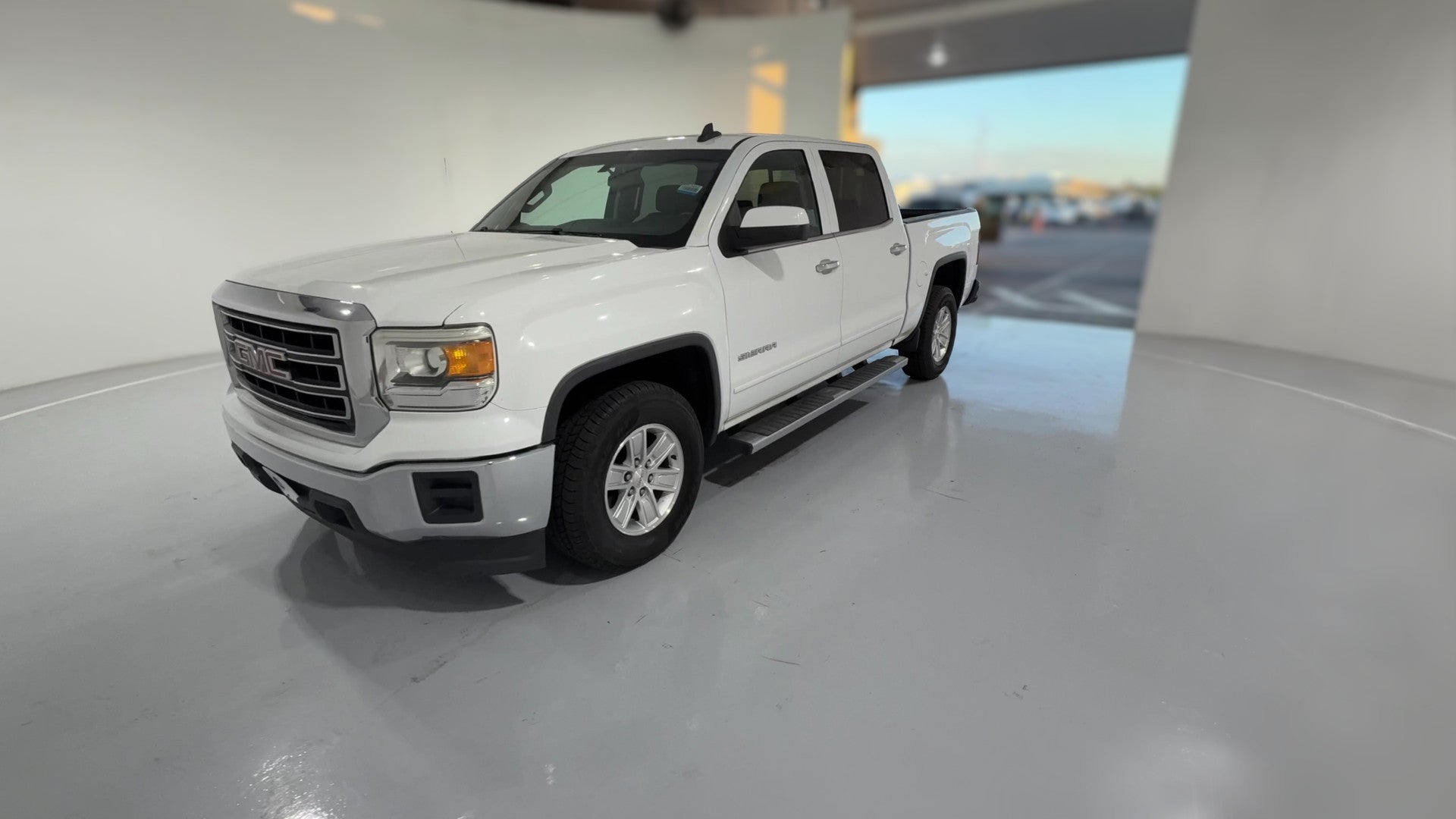 2015 GMC Sierra 1500 Crew Cab vehicle photo